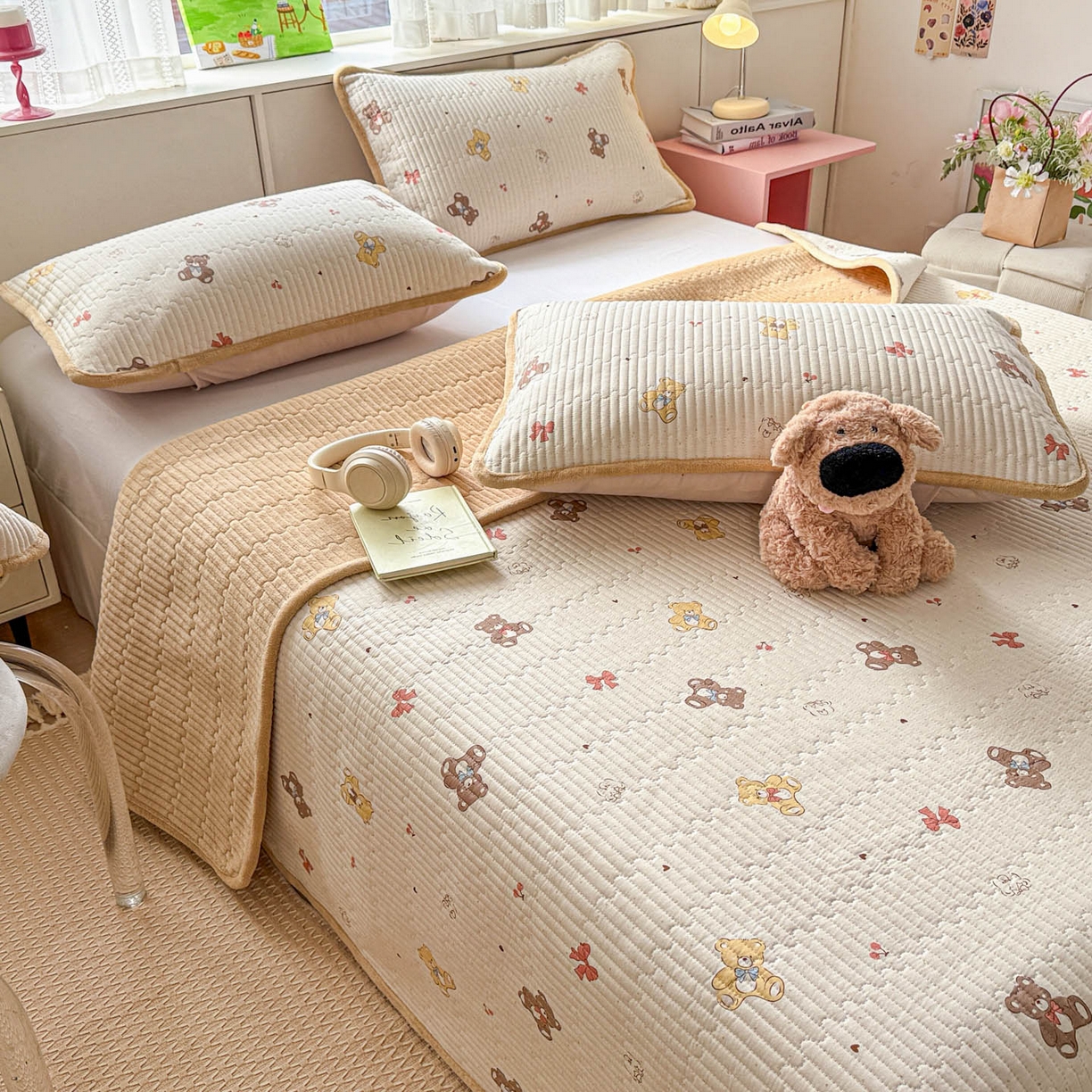 91家纺网 家纺一手货源 找家纺 恒尚居 2026新款纯棉牛奶绒床盖双面两用夹棉床单床垫-秋冬款 四季通用 芭比熊【A纯棉-B牛奶绒】