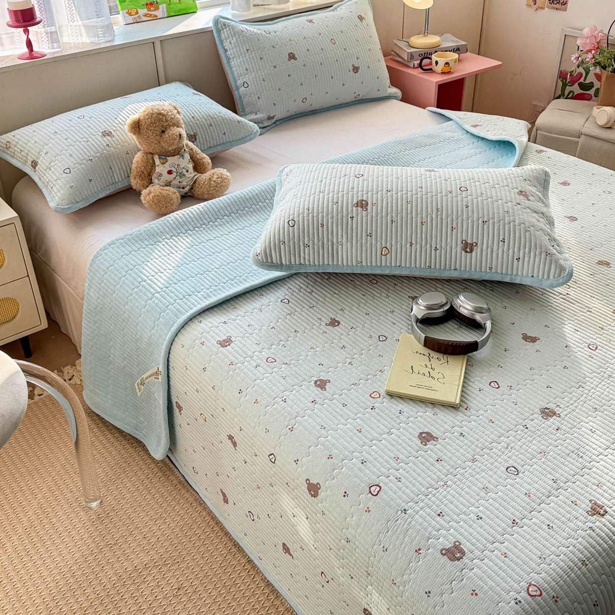 91家纺网 家纺一手货源 找家纺 恒尚居 2026新款纯棉牛奶绒床盖双面两用夹棉床单床垫-秋冬款 四季通用 布布熊【A纯棉-B牛奶绒】