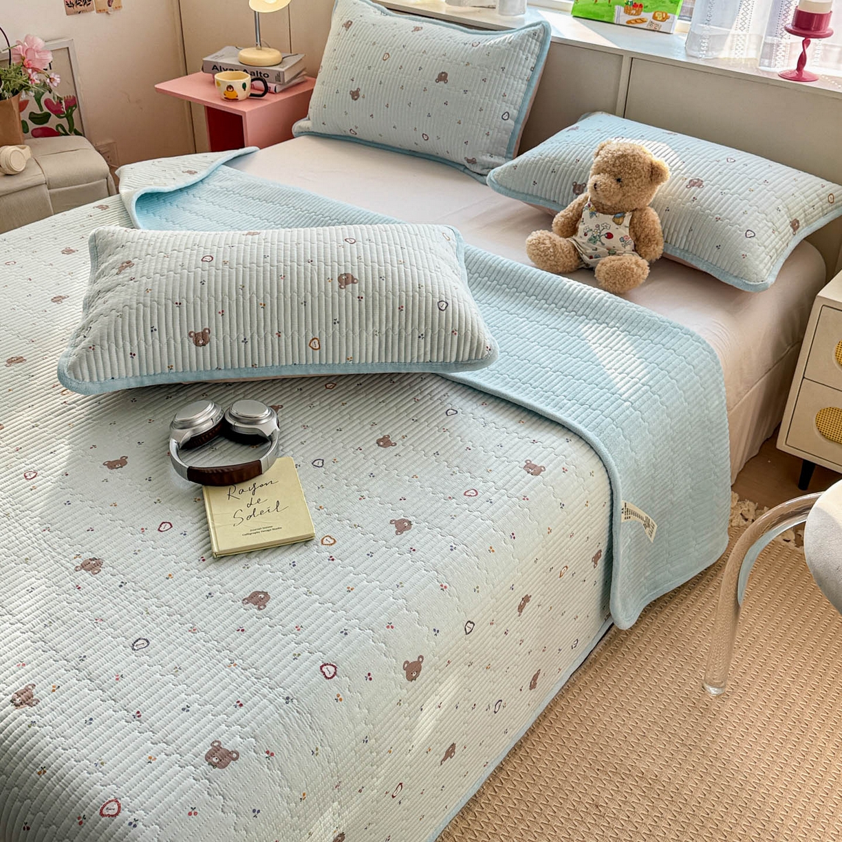 91家纺网 家纺一手货源 找家纺 恒尚居 2026新款纯棉牛奶绒床盖双面两用夹棉床单床垫-秋冬款 四季通用 布布熊【A纯棉-B牛奶绒】