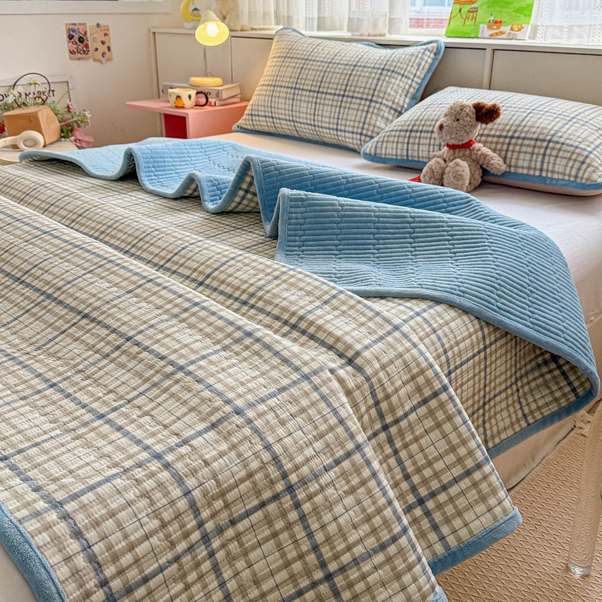 91家纺网 家纺一手货源 找家纺 恒尚居 2026新款纯棉牛奶绒床盖双面两用夹棉床单床垫-秋冬款 四季通用 大格蓝灰【A纯棉-B牛奶绒】