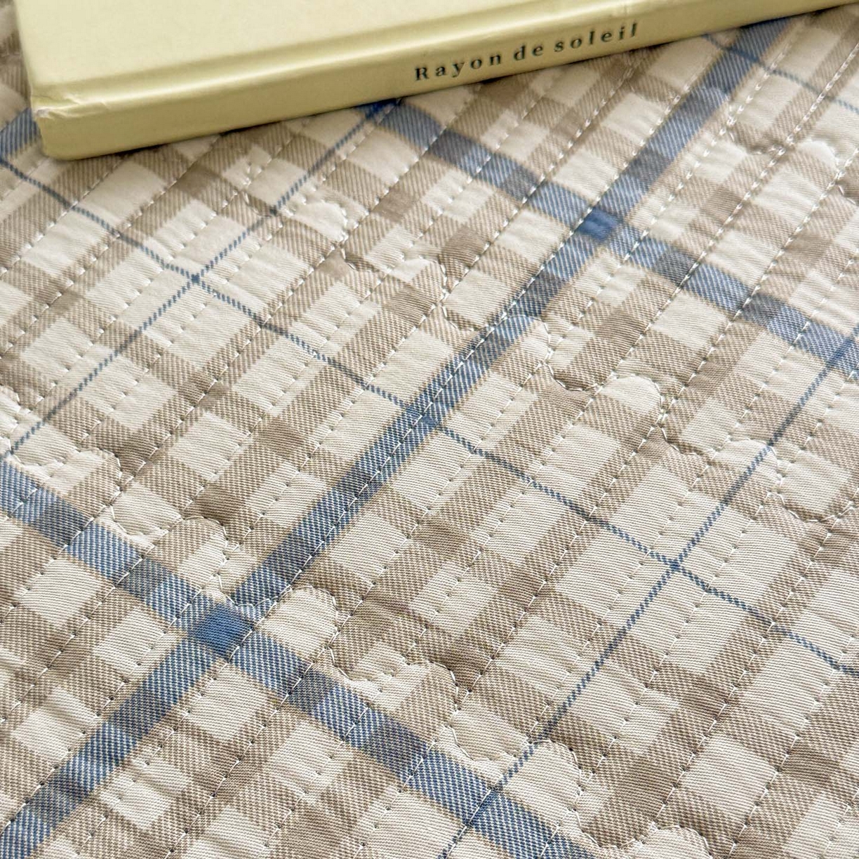 91家纺网 家纺一手货源 找家纺 恒尚居 2026新款纯棉牛奶绒床盖双面两用夹棉床单床垫-秋冬款 四季通用 大格蓝灰【A纯棉-B牛奶绒】