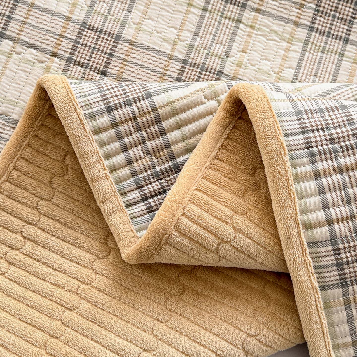 91家纺网 家纺一手货源 找家纺 恒尚居 2026新款纯棉牛奶绒床盖双面两用夹棉床单床垫-秋冬款 四季通用 纽约格【A纯棉-B牛奶绒】