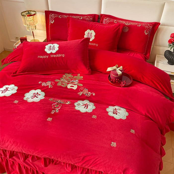 91家纺网 家纺一手货源 找家纺 富之雅婚庆 2025新款高克重全工艺牛奶绒宝宝绒刺绣婚庆四件套 喜事连连（花边款宝宝绒）