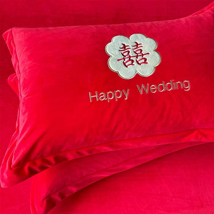 91家纺网 家纺一手货源 找家纺 富之雅婚庆 2025新款高克重全工艺牛奶绒宝宝绒刺绣婚庆四件套 喜事连连（花边款宝宝绒）