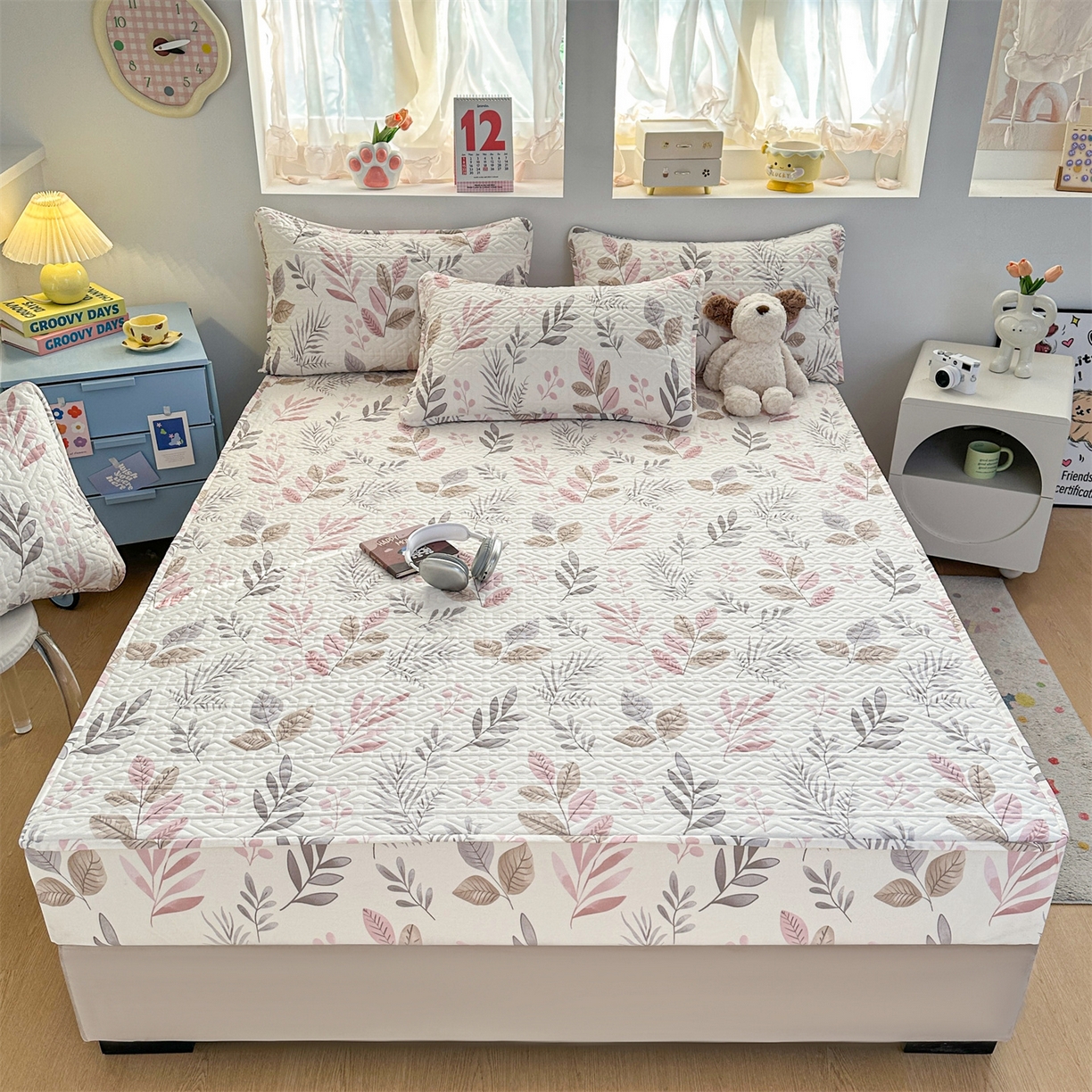 91家纺网 家纺一手货源 找家纺 忘忧草 2025新款清新简约全棉印花夹棉床笠 叶语轻喃