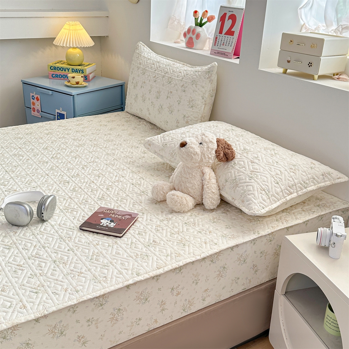 91家纺网 家纺一手货源 找家纺 忘忧草 2025新款清新简约全棉印花夹棉床笠 荷叶邮差