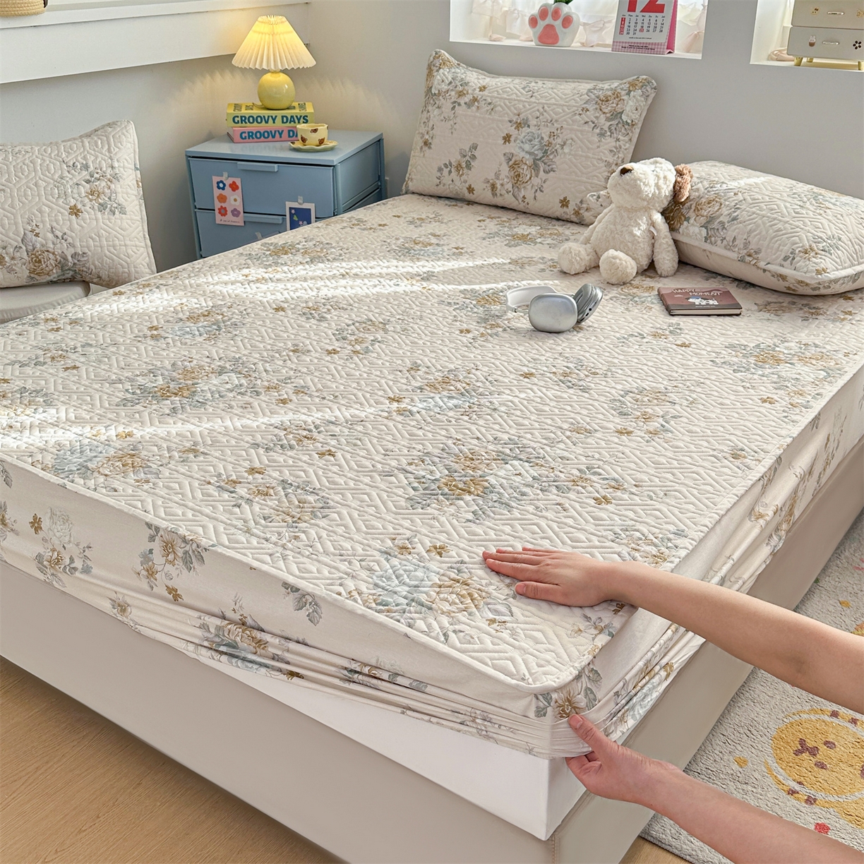 91家纺网 家纺一手货源 找家纺 忘忧草 2025新款清新简约全棉印花夹棉床笠 花影呢喃-咖