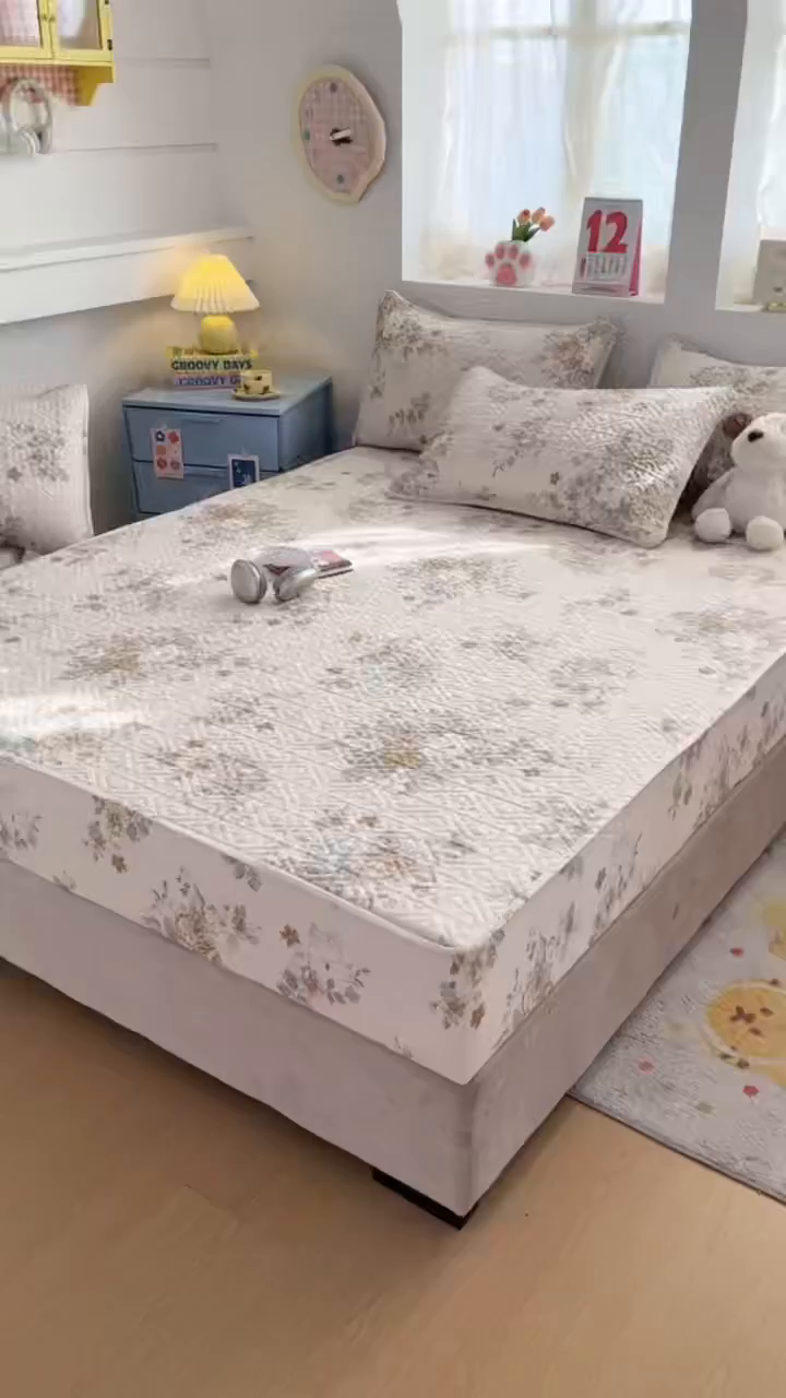 91家纺网 家纺一手货源 找家纺 忘忧草 2025新款清新简约全棉印花夹棉床笠 花影呢喃-咖