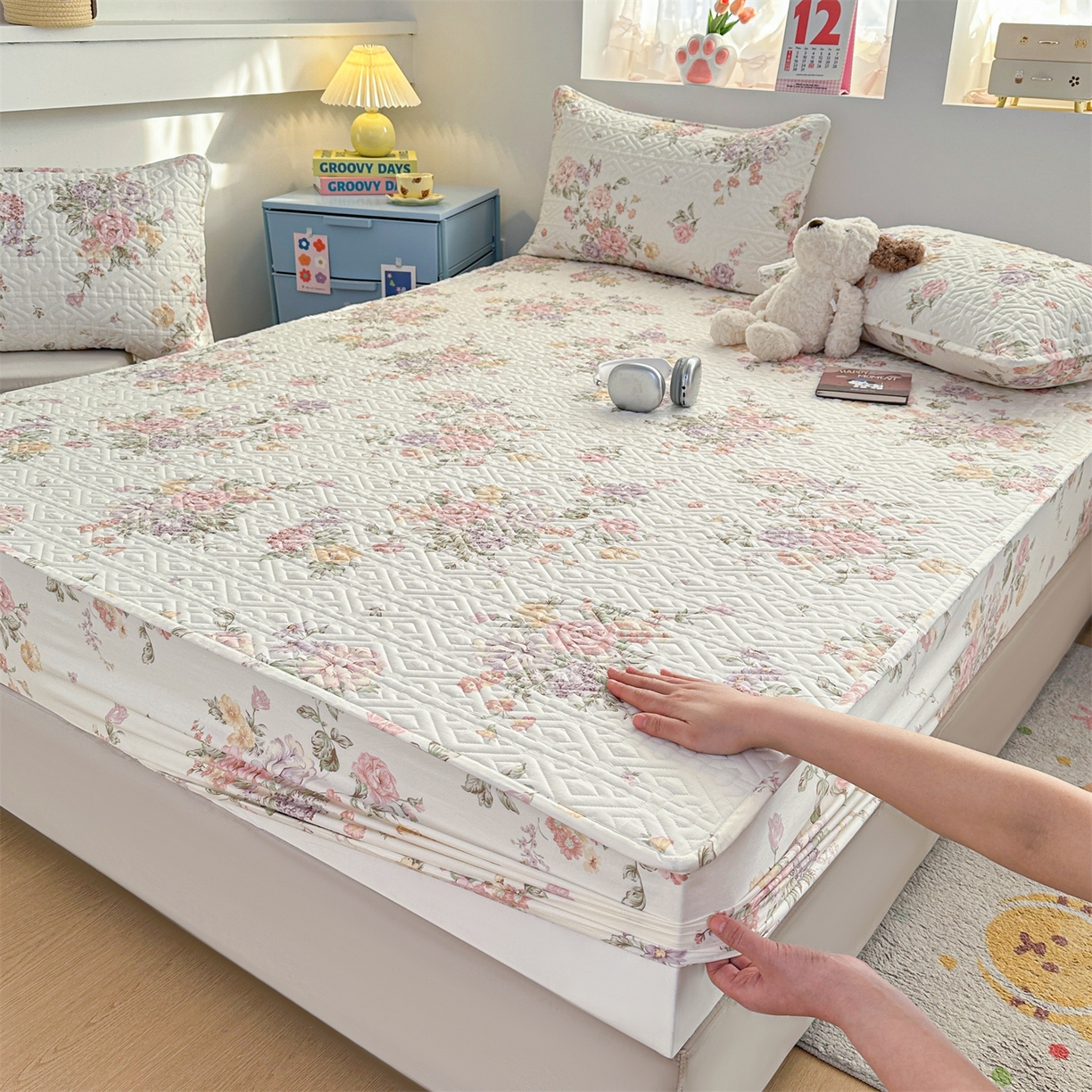 91家纺网 家纺一手货源 找家纺 忘忧草 2025新款清新简约全棉印花夹棉床笠 南法庄园