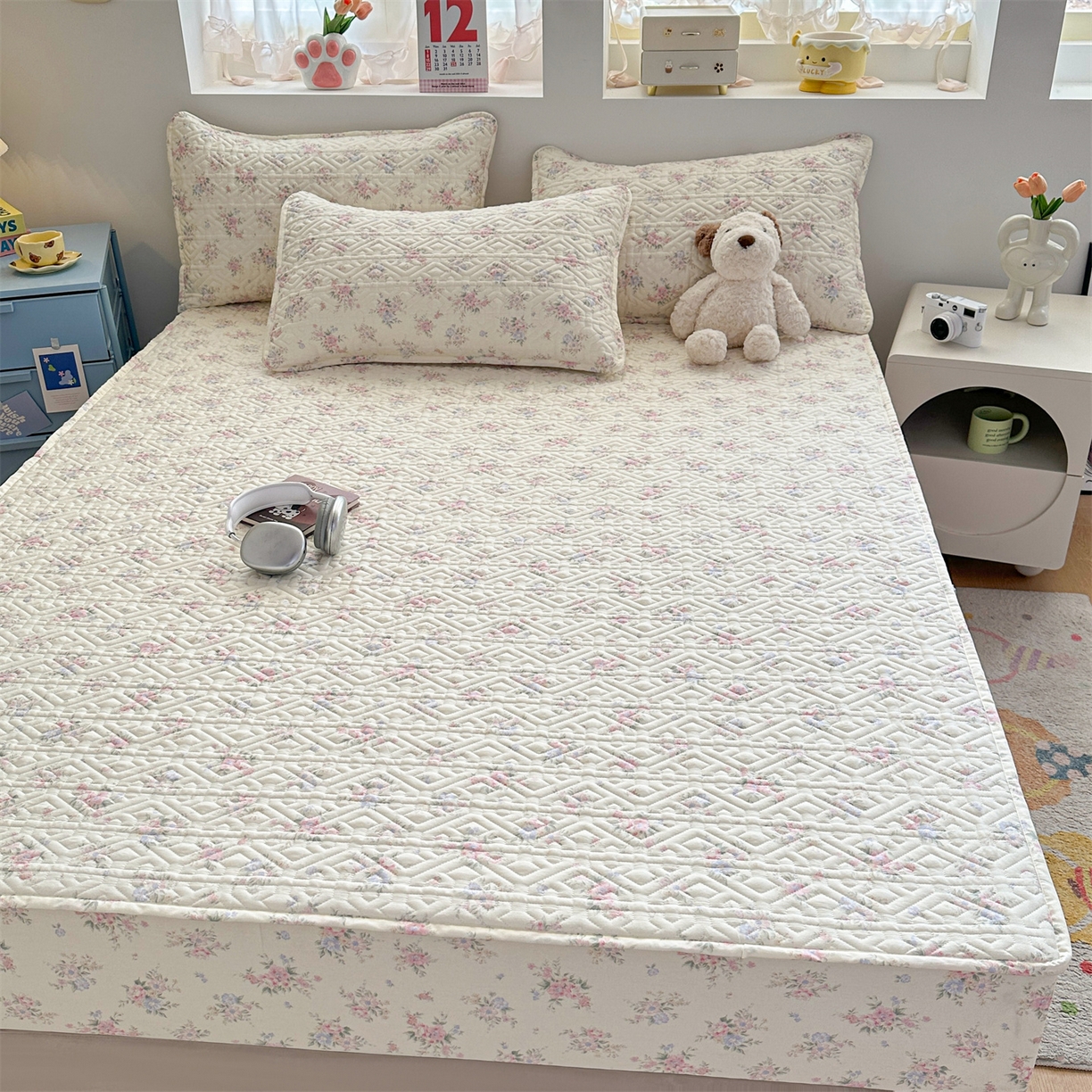 91家纺网 家纺一手货源 找家纺 忘忧草 2025新款清新简约全棉印花夹棉床笠 欧风花影