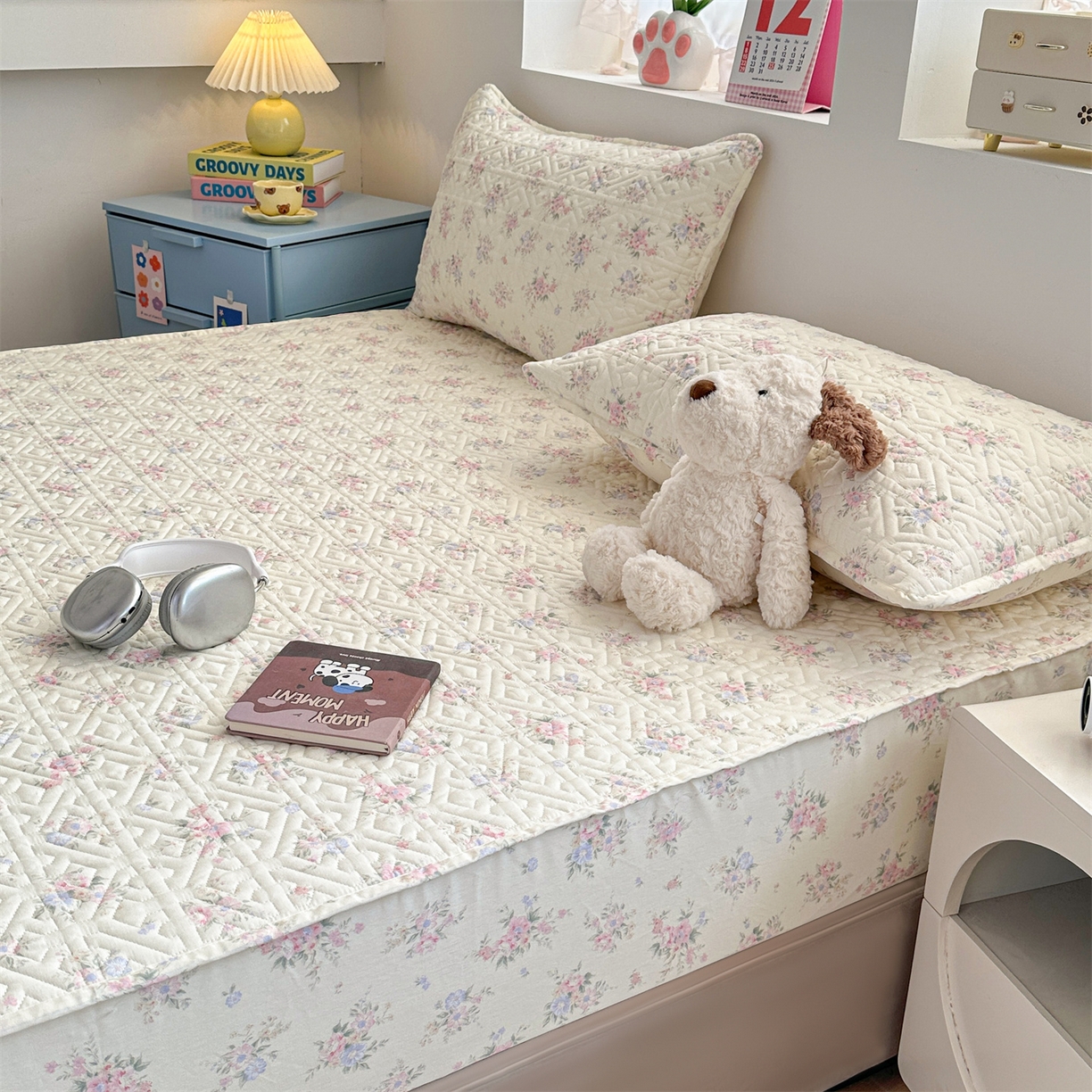 91家纺网 家纺一手货源 找家纺 忘忧草 2025新款清新简约全棉印花夹棉床笠 欧风花影