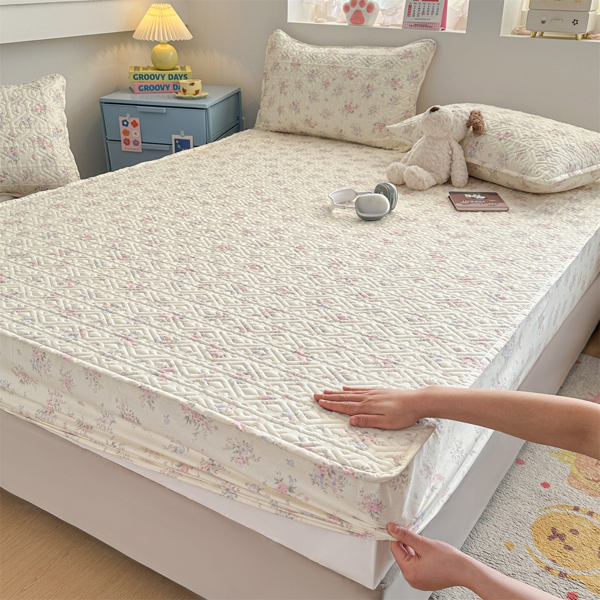 91家纺网 家纺一手货源 找家纺 忘忧草 2025新款清新简约全棉印花夹棉床笠 欧风花影