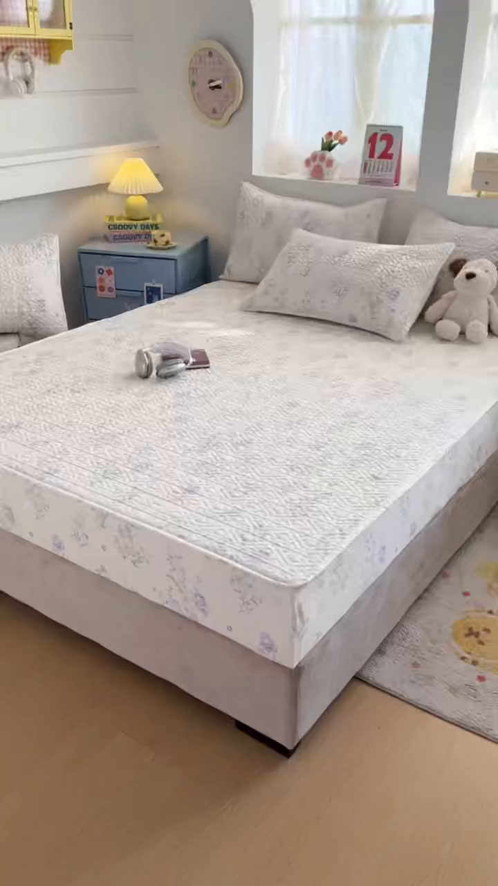 91家纺网 家纺一手货源 找家纺 忘忧草 2025新款清新简约全棉印花夹棉床笠 芜晴花-紫