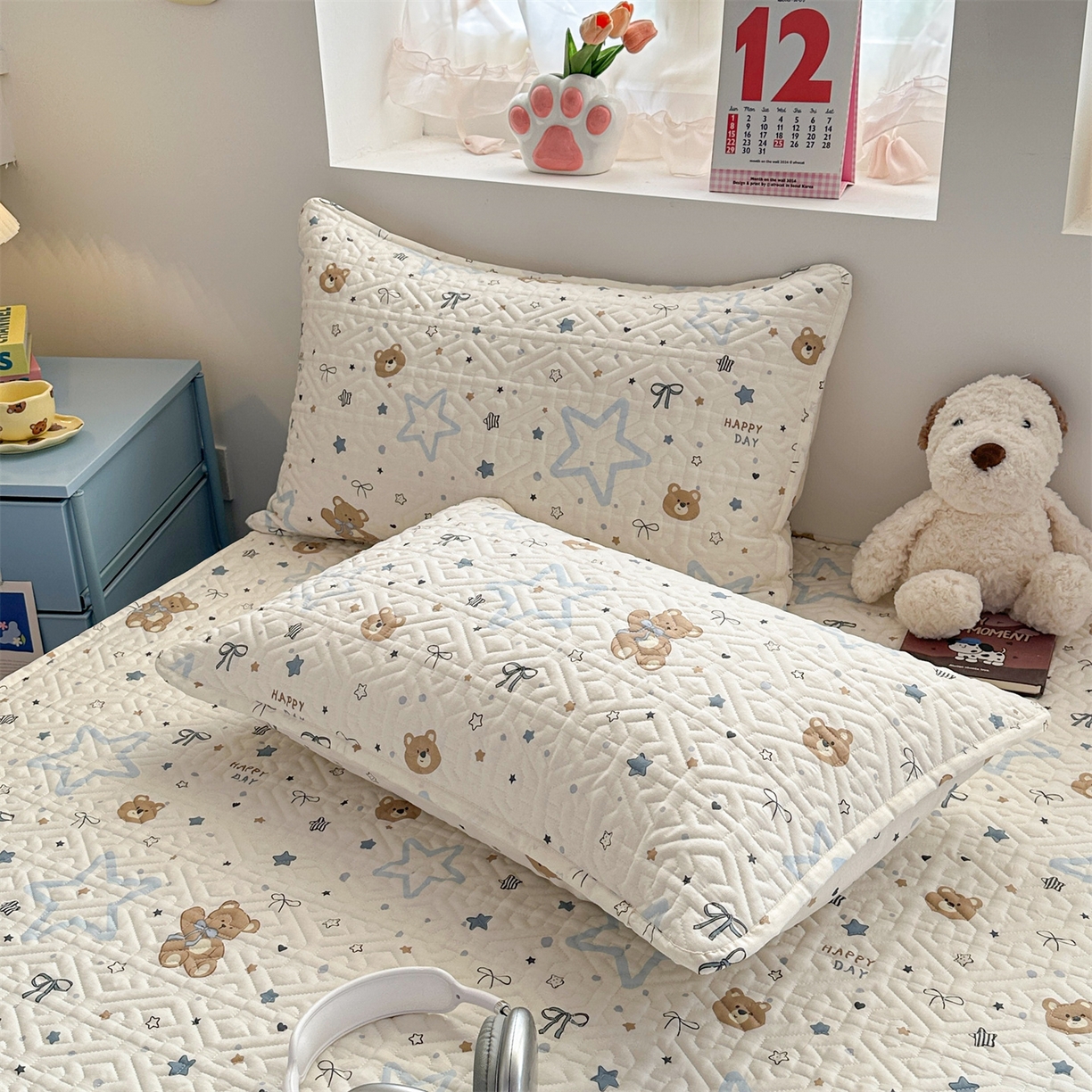 91家纺网 家纺一手货源 找家纺 忘忧草 2025新款清新简约全棉印花夹棉床笠 小熊天文馆