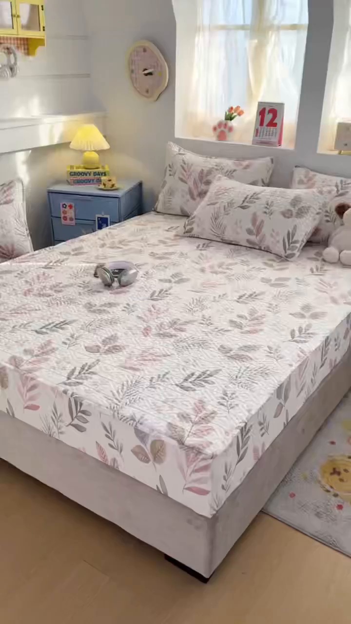 91家纺网 家纺一手货源 找家纺 忘忧草 2025新款清新简约全棉印花夹棉床笠 叶语轻喃