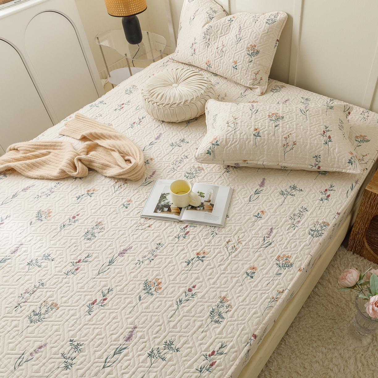 91家纺网 家纺一手货源 找家纺 忘忧草 2025新款清新简约全棉印花夹棉床笠 四季予你