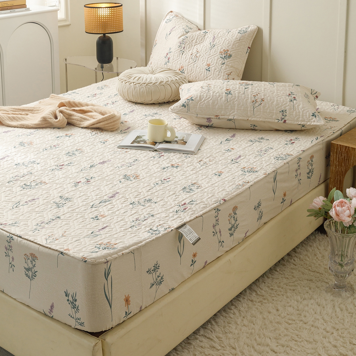 91家纺网 家纺一手货源 找家纺 忘忧草 2025新款清新简约全棉印花夹棉床笠 四季予你