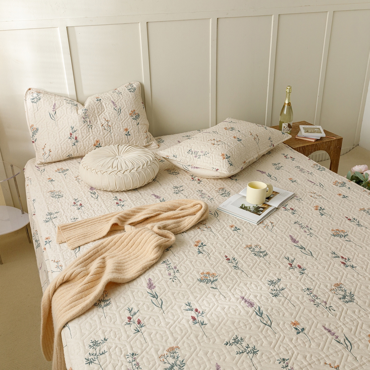 91家纺网 家纺一手货源 找家纺 忘忧草 2025新款清新简约全棉印花夹棉床笠 四季予你