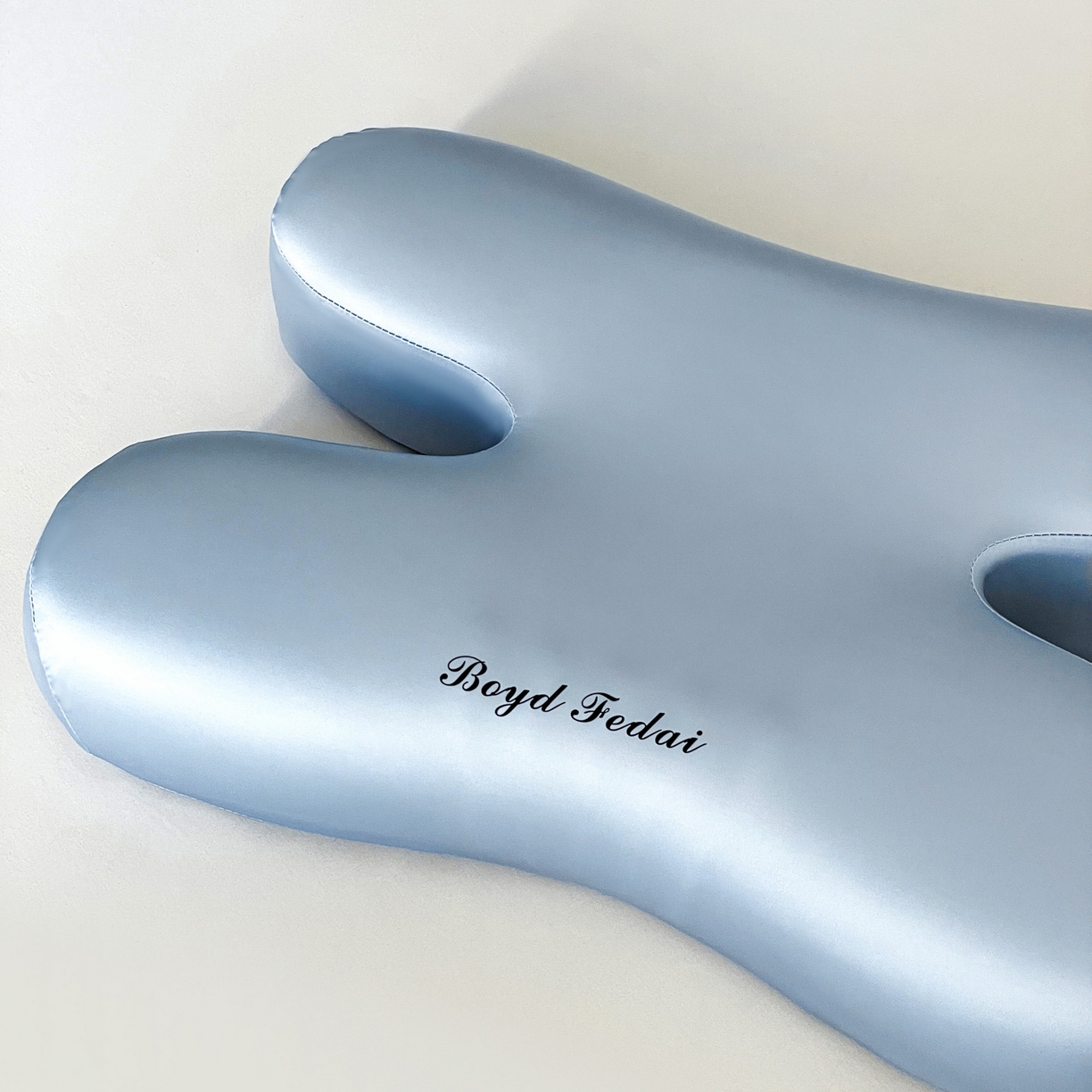 91家纺网 家纺一手货源 找家纺 麦哆乐 2026新款纯色关节记忆枕H枕 蓝色