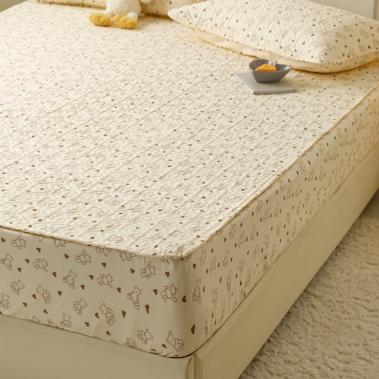 91家纺网 家纺一手货源 找家纺 忘忧草 2025新款清新简约全棉印花夹棉床笠 贝贝熊