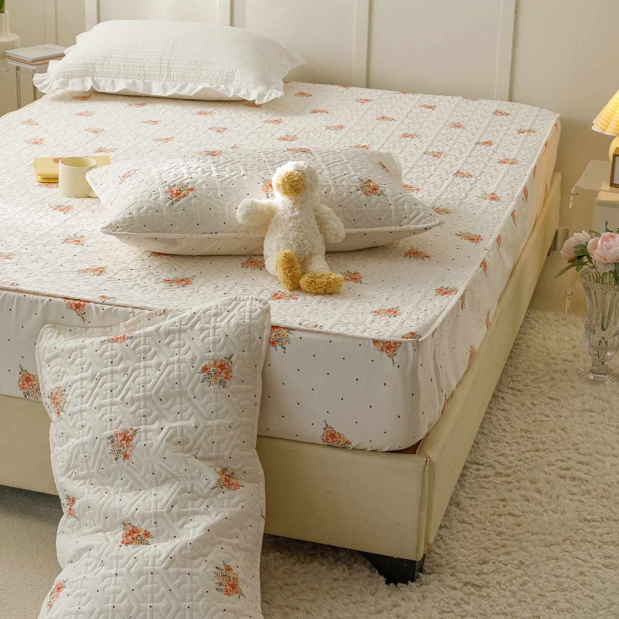 91家纺网 家纺一手货源 找家纺 忘忧草 2025新款清新简约全棉印花夹棉床笠 花簇-米