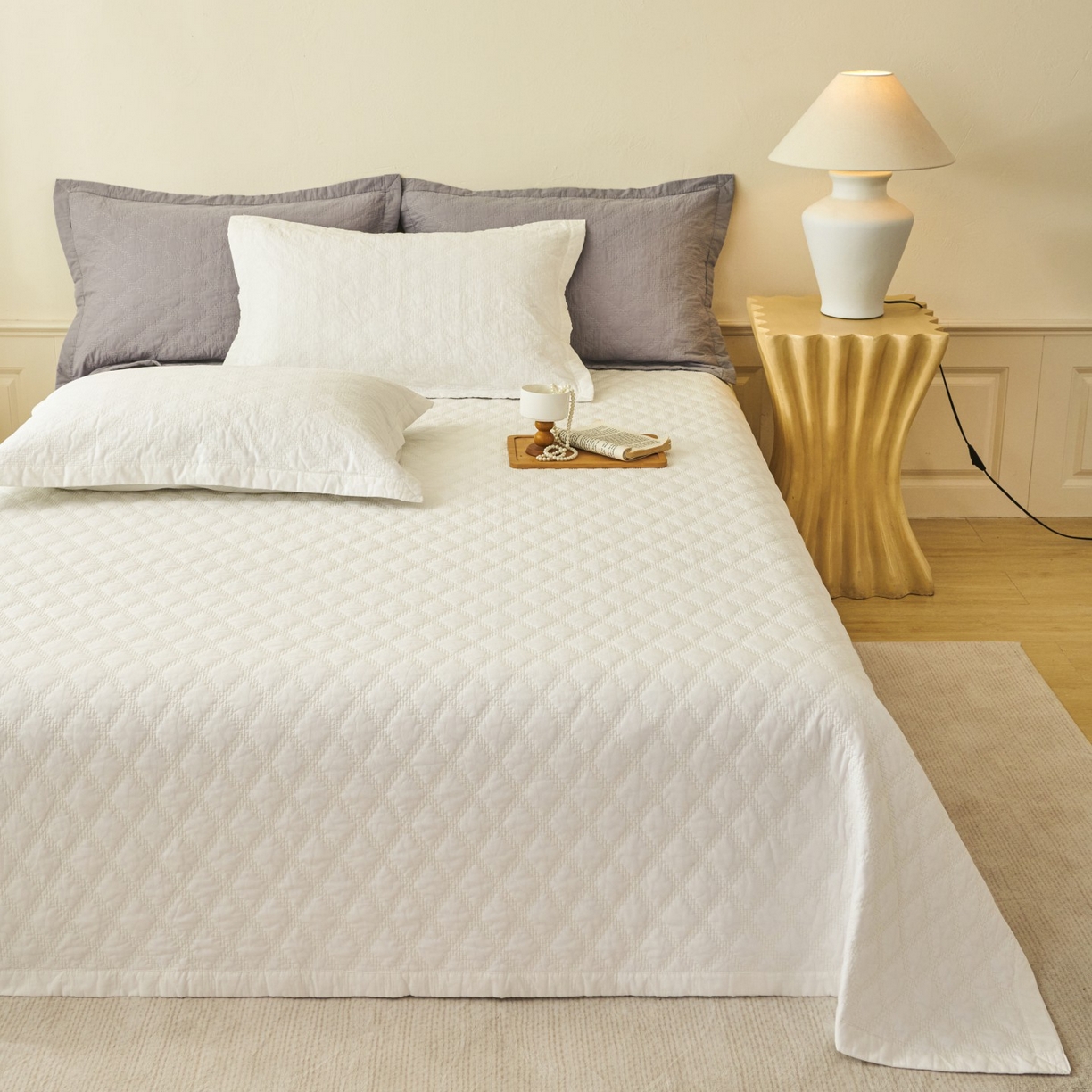 莎果家纺 2025新款双面60支纯棉细纱菱形格刺绣床盖 菱形白