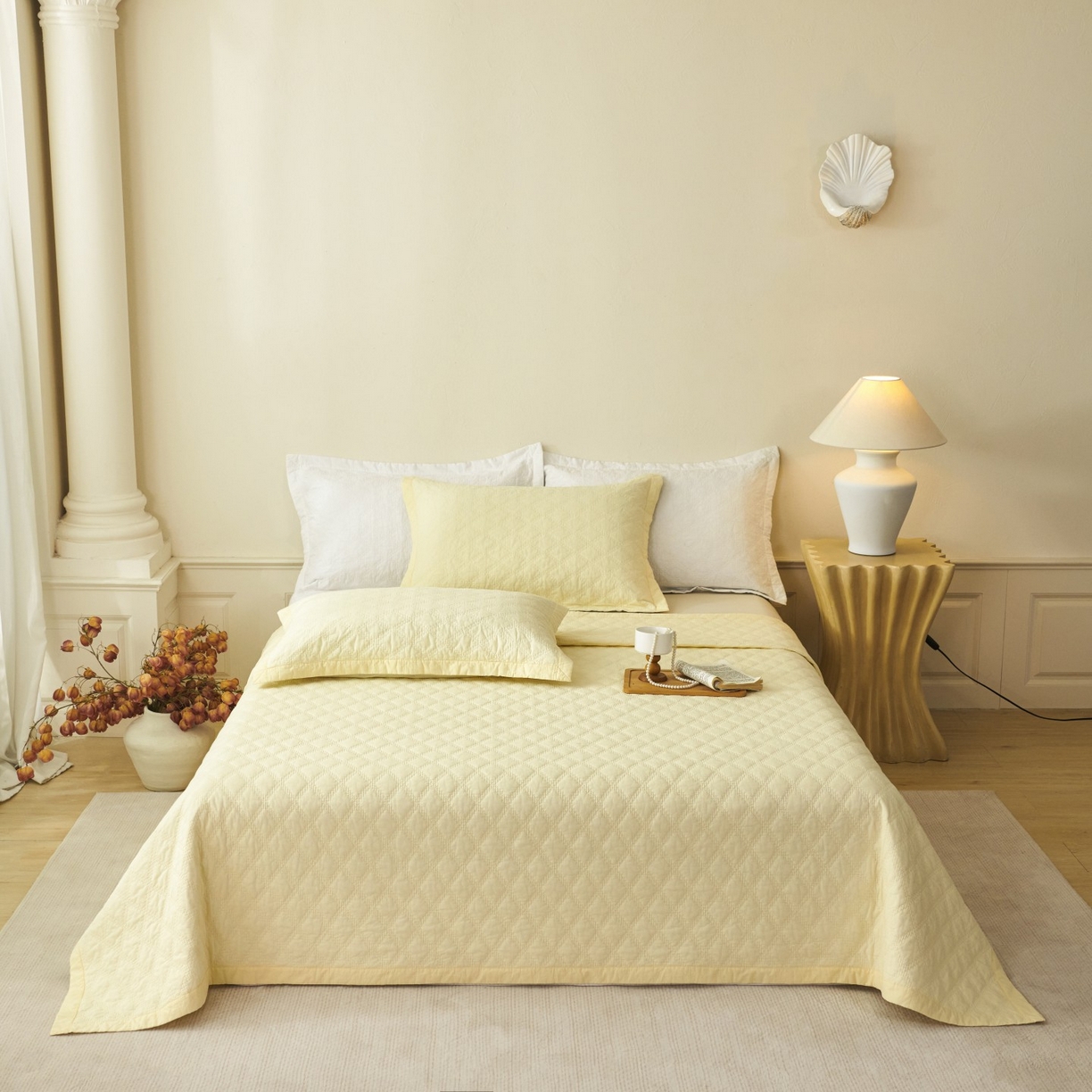 91家纺网 家纺一手货源 找家纺 莎果家纺 2025新款双面60支纯棉细纱菱形格刺绣床盖 菱形黄