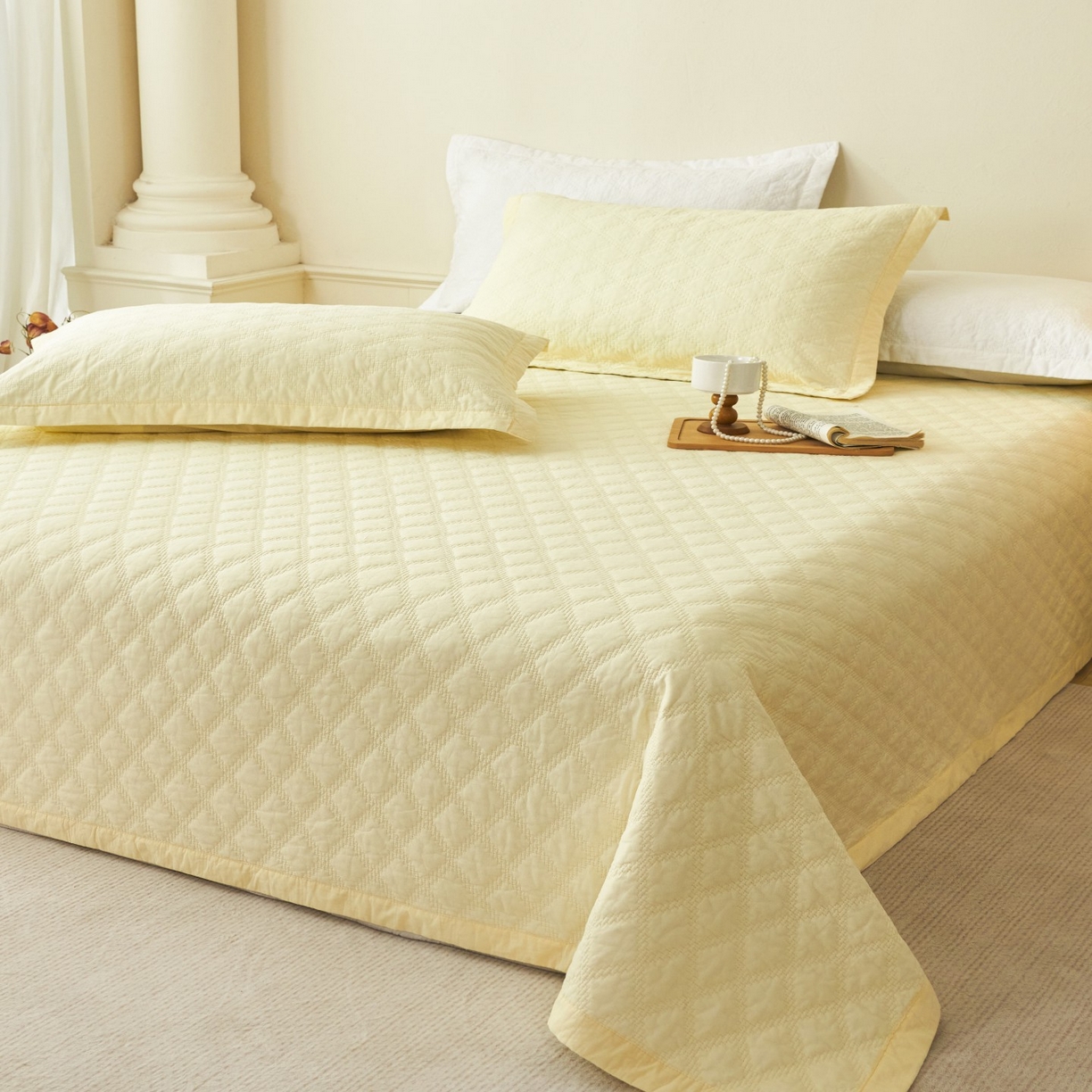 91家纺网 家纺一手货源 找家纺 莎果家纺 2025新款双面60支纯棉细纱菱形格刺绣床盖 菱形黄