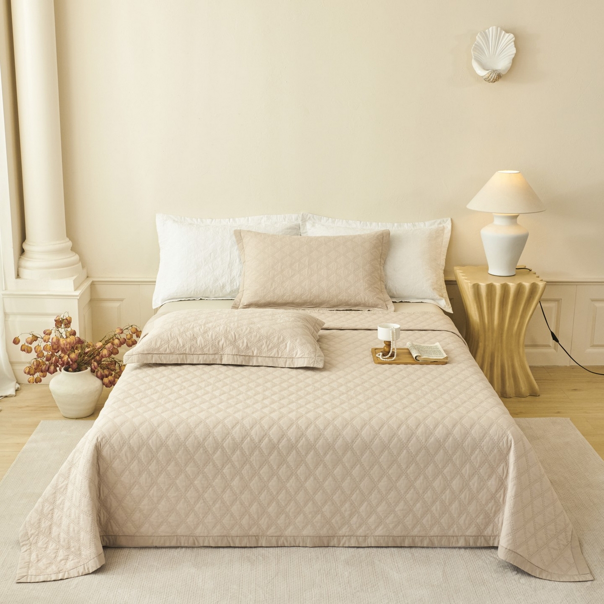 91家纺网 家纺一手货源 找家纺 莎果家纺 2025新款双面60支纯棉细纱菱形格刺绣床盖 菱形卡其