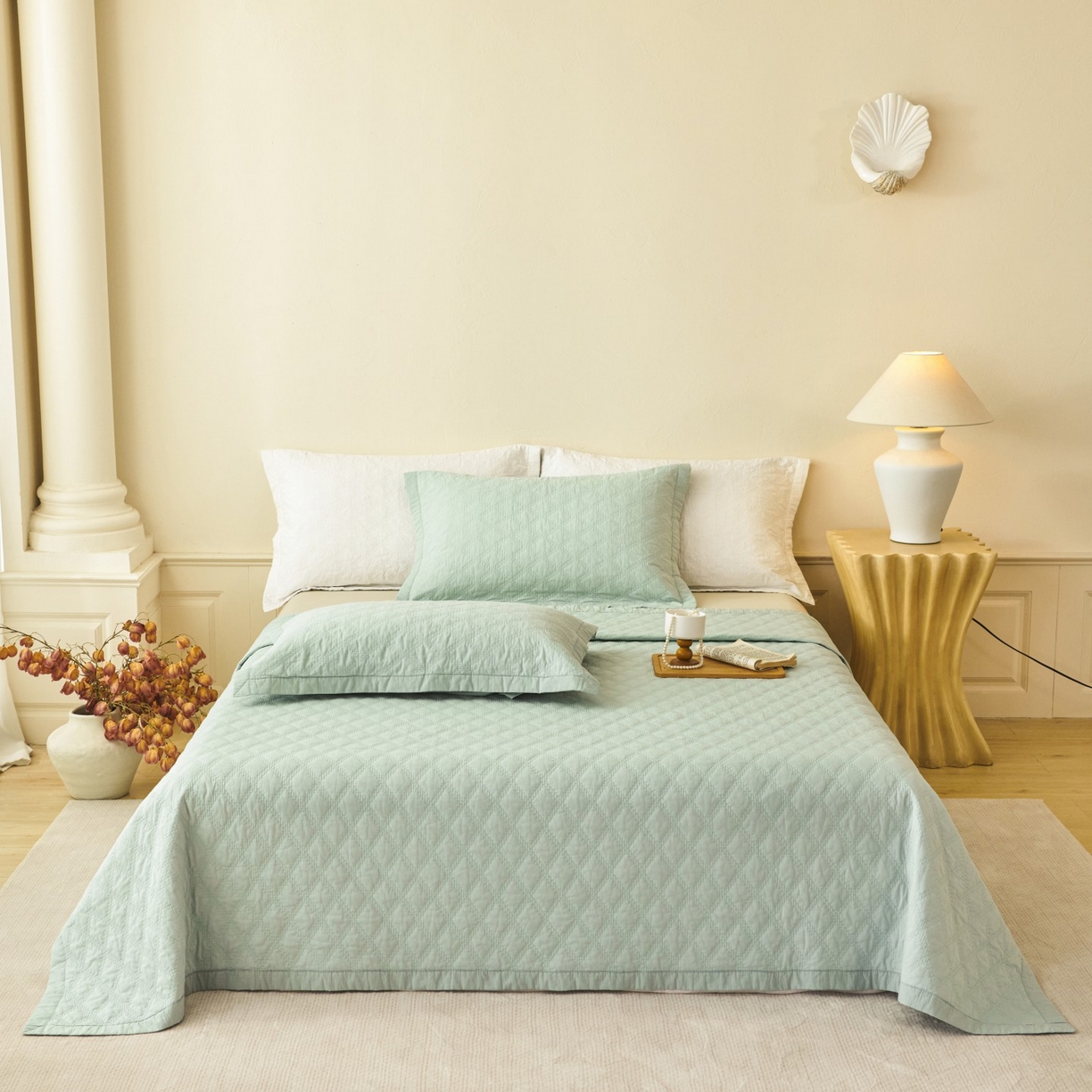 91家纺网 家纺一手货源 找家纺 莎果家纺 2025新款双面60支纯棉细纱菱形格刺绣床盖 菱形浅绿