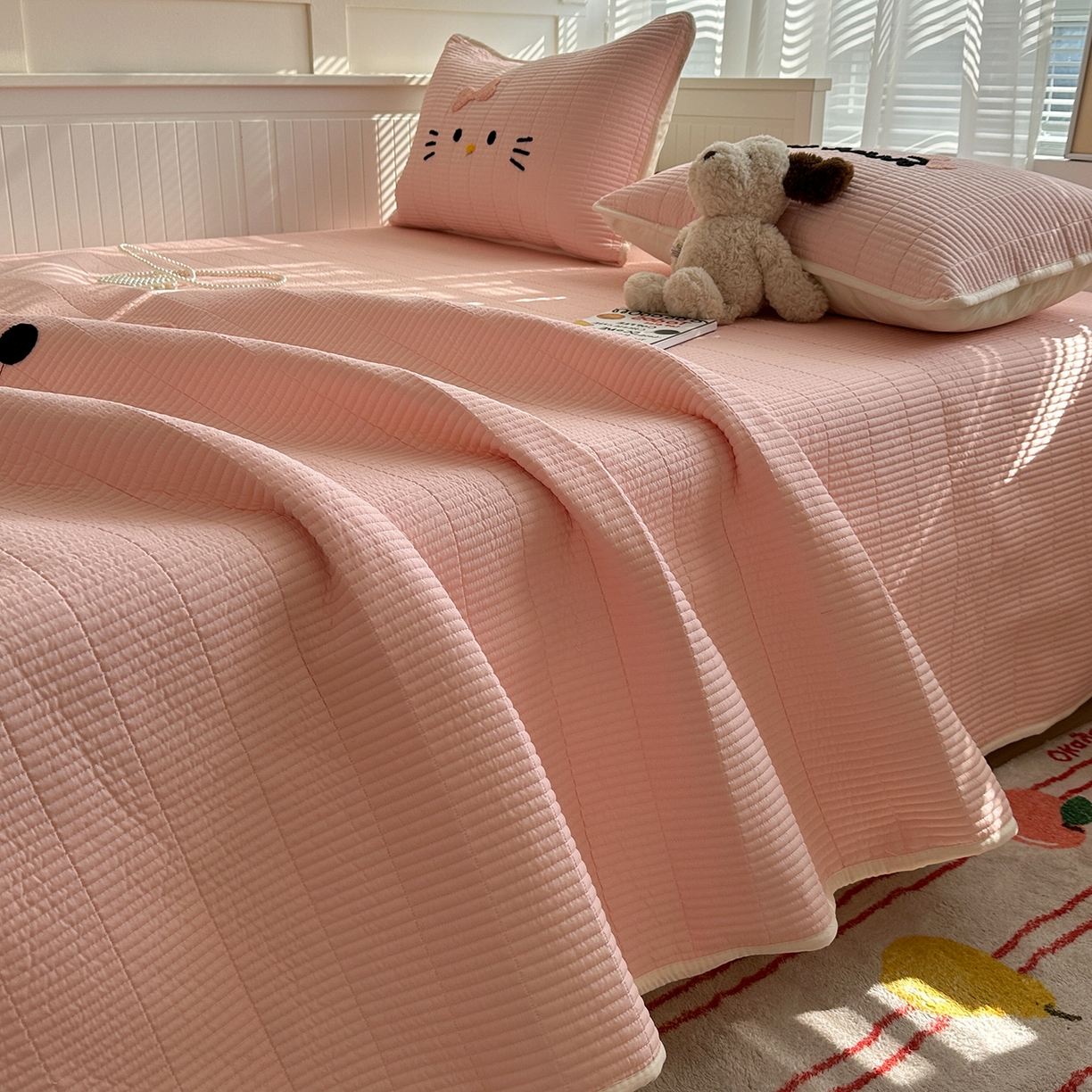 91家纺网 家纺一手货源 找家纺 繁花家居 2025新款云朵棉软到心坎可爱毛巾绣床盖，不跑床的加厚床单 喵喵-奶粉