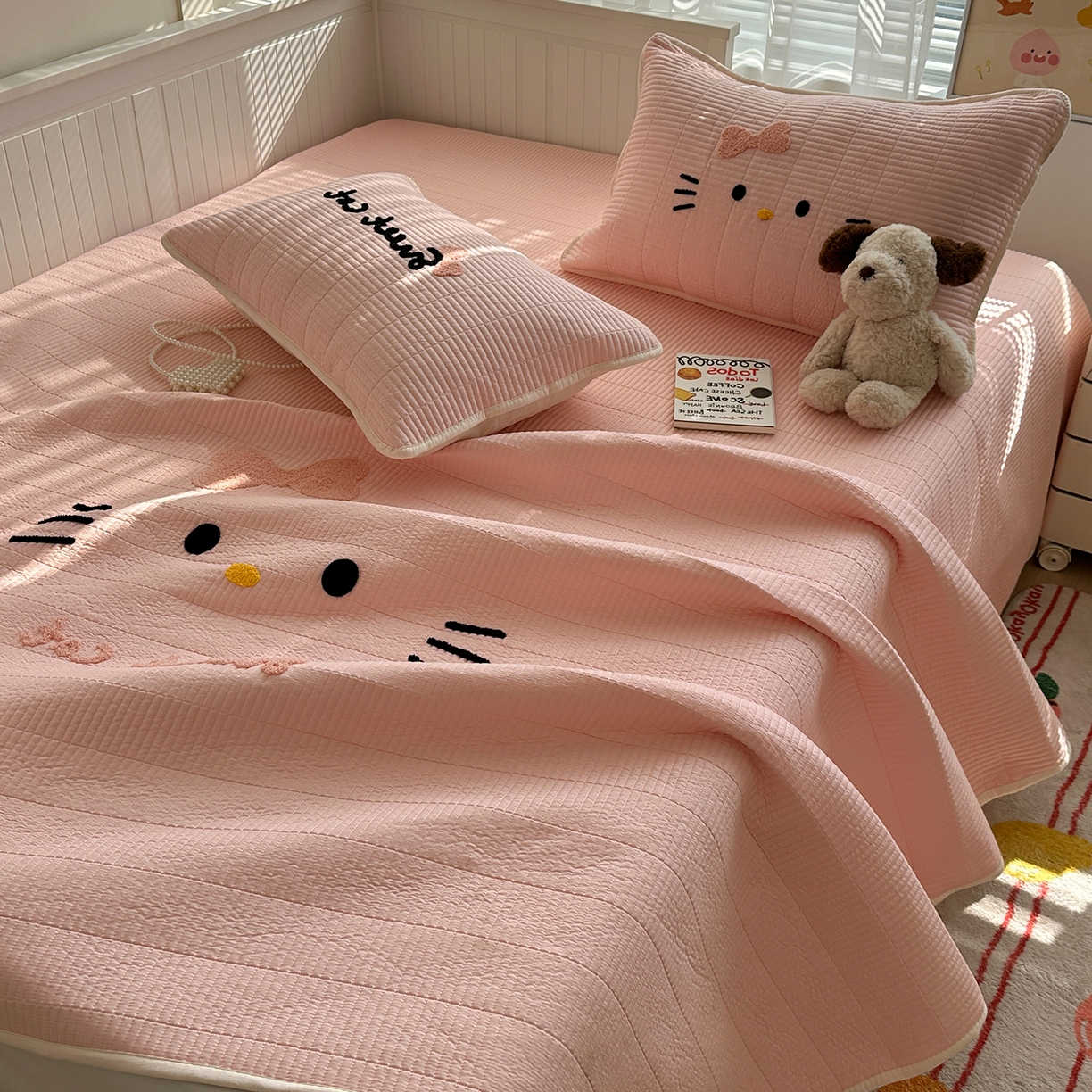 91家纺网 家纺一手货源 找家纺 繁花家居 2025新款云朵棉软到心坎可爱毛巾绣床盖，不跑床的加厚床单 喵喵-奶粉