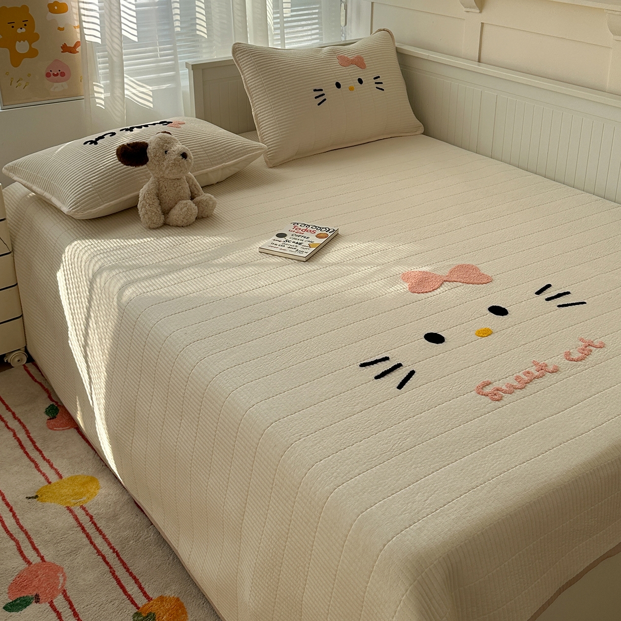 91家纺网 家纺一手货源 找家纺 繁花家居 2025新款云朵棉软到心坎可爱毛巾绣床盖，不跑床的加厚床单 喵喵-奶白