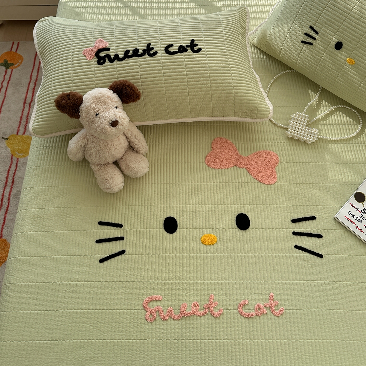 91家纺网 家纺一手货源 找家纺 繁花家居 2025新款云朵棉软到心坎可爱毛巾绣床盖，不跑床的加厚床单 喵喵-奶绿