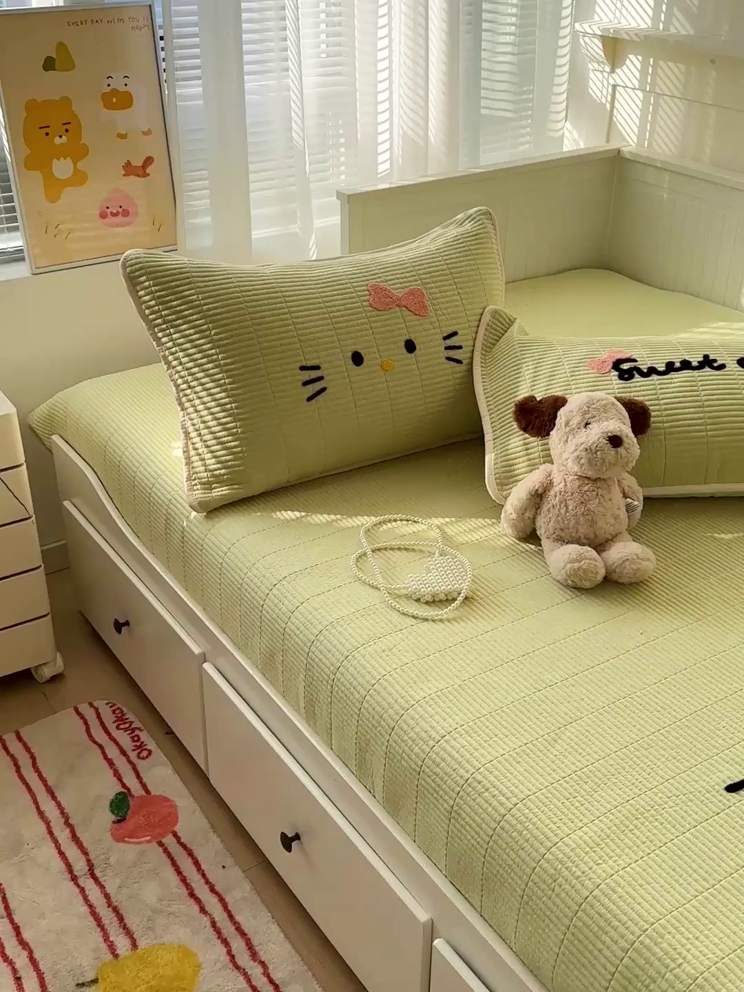 91家纺网 家纺一手货源 找家纺 繁花家居 2025新款云朵棉软到心坎可爱毛巾绣床盖，不跑床的加厚床单 喵喵-奶绿