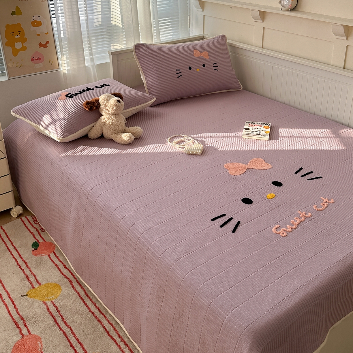 91家纺网 家纺一手货源 找家纺 繁花家居 2025新款云朵棉软到心坎可爱毛巾绣床盖，不跑床的加厚床单 喵喵-奶紫