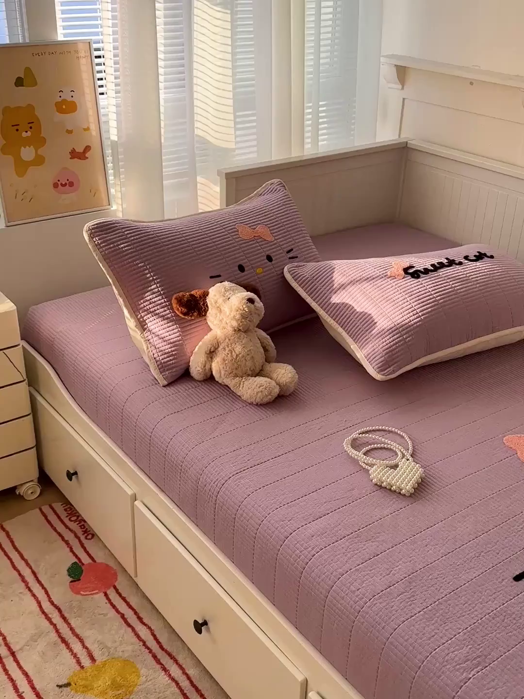 91家纺网 家纺一手货源 找家纺 繁花家居 2025新款云朵棉软到心坎可爱毛巾绣床盖，不跑床的加厚床单 喵喵-奶紫