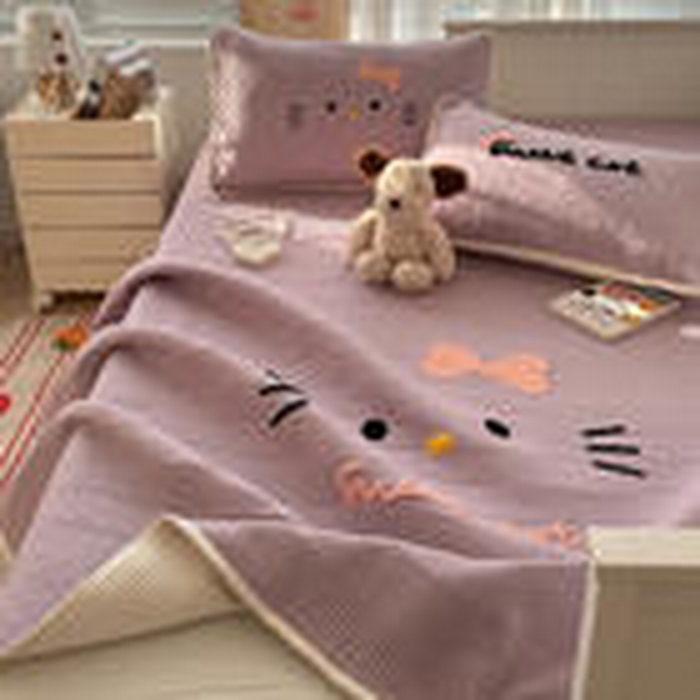 91家纺网 家纺一手货源 找家纺 繁花家居 2025新款云朵棉软到心坎可爱毛巾绣床盖，不跑床的加厚床单 喵喵-奶紫