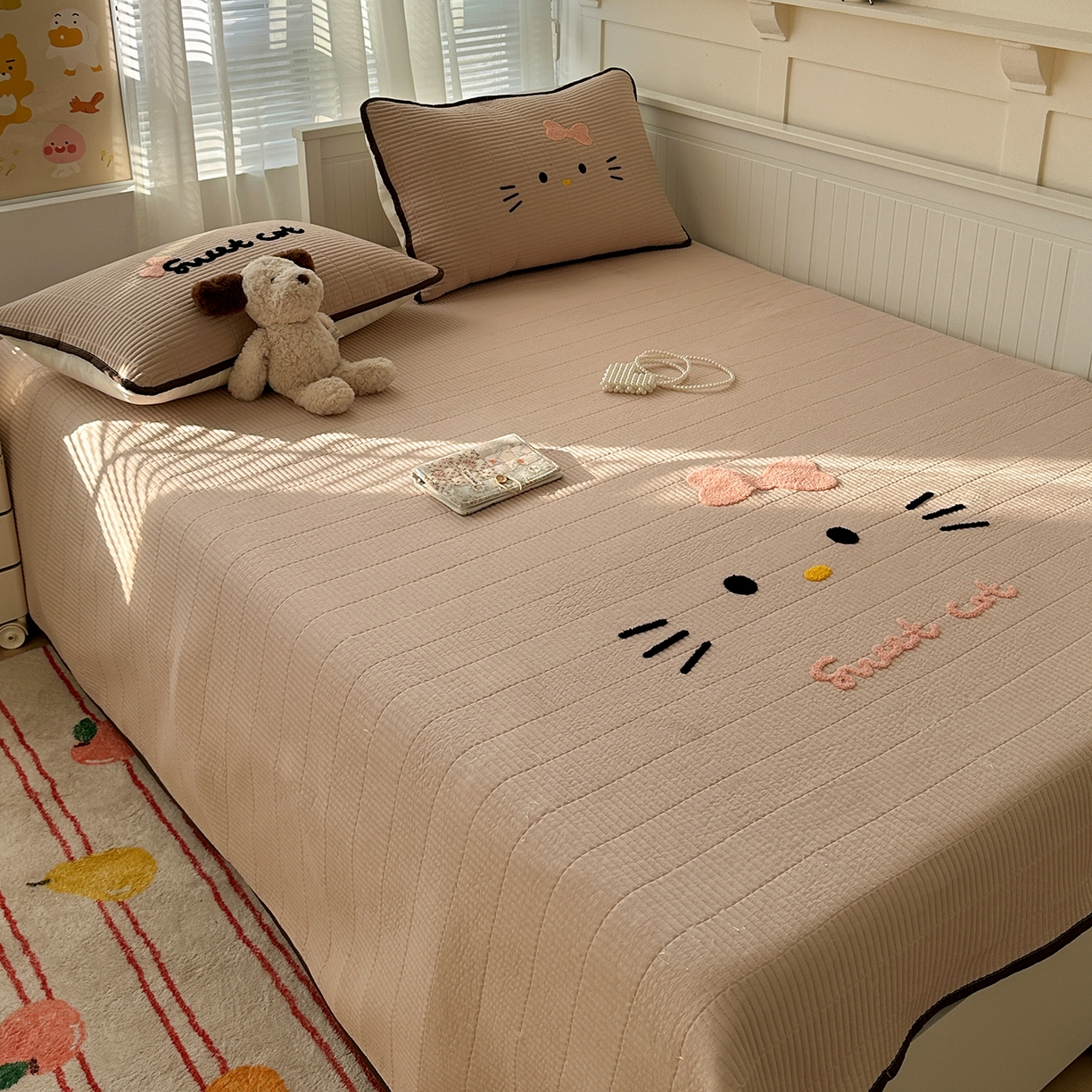 91家纺网 家纺一手货源 找家纺 （总）繁花家居 2025新款云朵棉软到心坎可爱毛巾绣床盖，不跑床的加厚床单