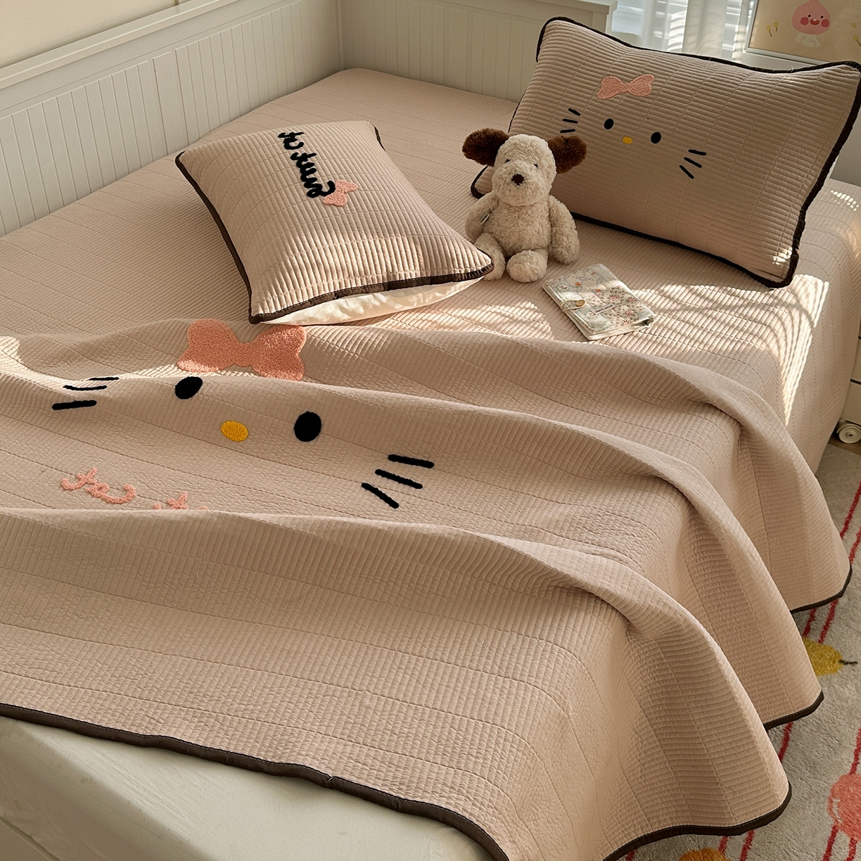 91家纺网 家纺一手货源 找家纺 （总）繁花家居 2025新款云朵棉软到心坎可爱毛巾绣床盖，不跑床的加厚床单