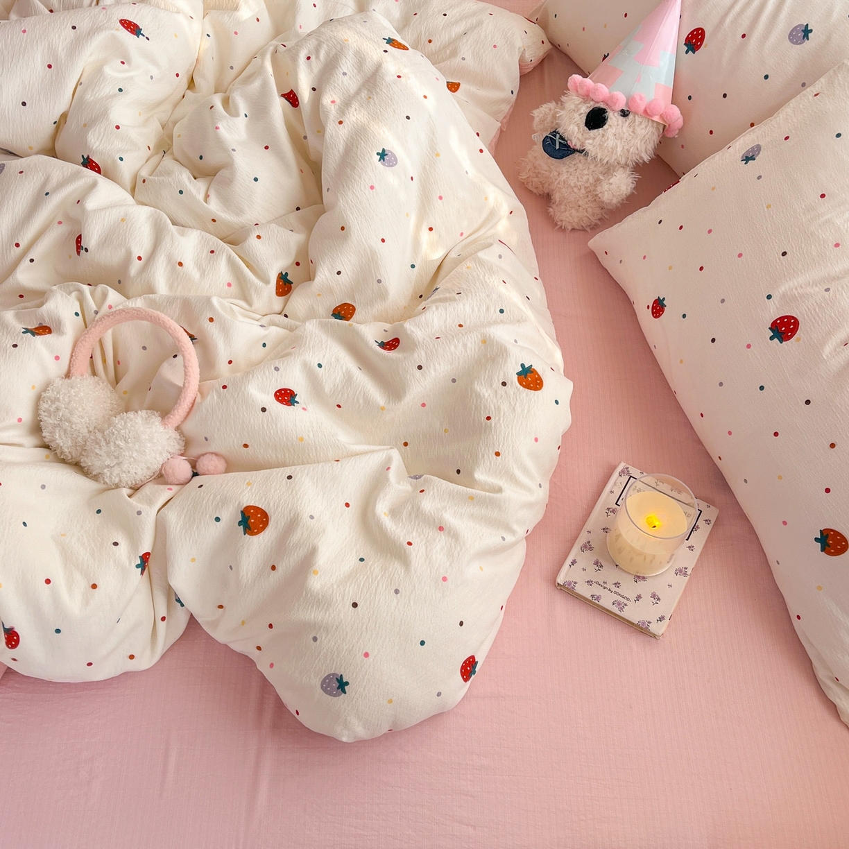 91家纺网 家纺一手货源 找家纺 玉海棠家纺 2025新款双层皱皱纱四件套 点点草莓