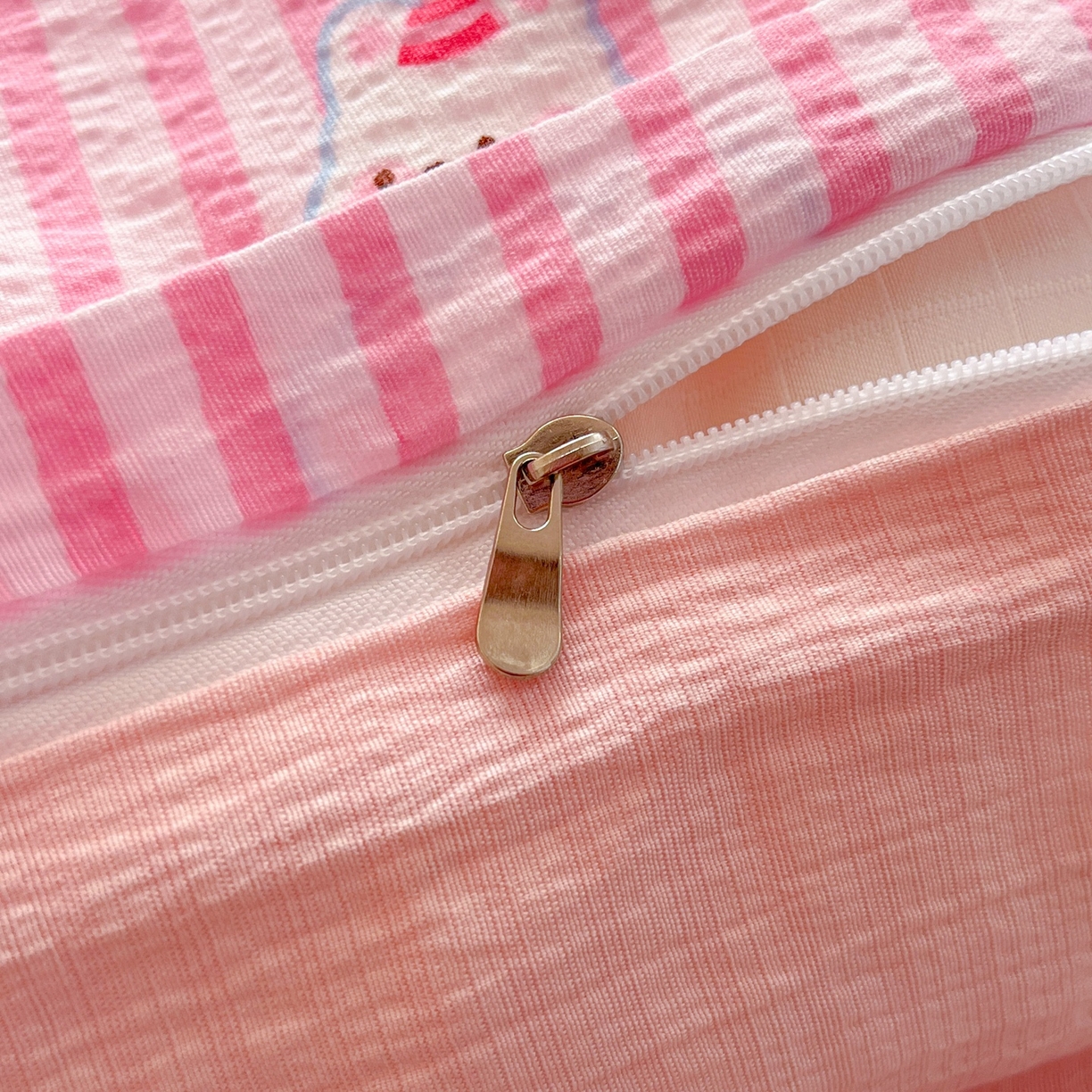 91家纺网 家纺一手货源 找家纺 玉海棠家纺 2025新款双层皱皱纱四件套 生日派对