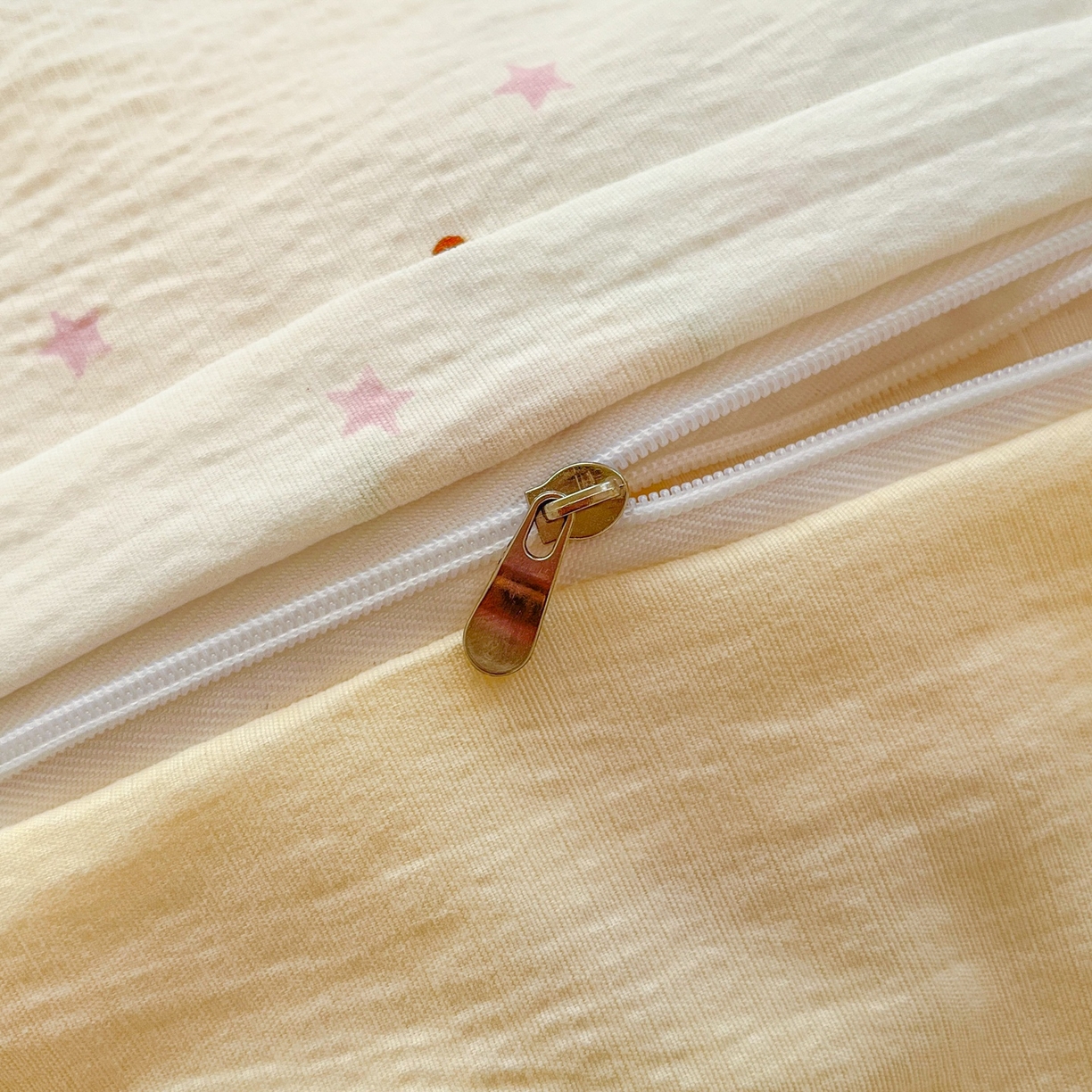 91家纺网 家纺一手货源 找家纺 玉海棠家纺 2025新款双层皱皱纱四件套 奶芙芙