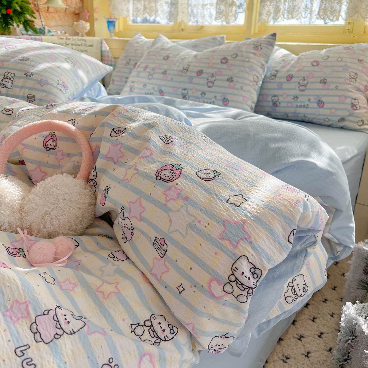 91家纺网 家纺一手货源 找家纺 玉海棠家纺 2025新款双层皱皱纱四件套 星光草莓猫