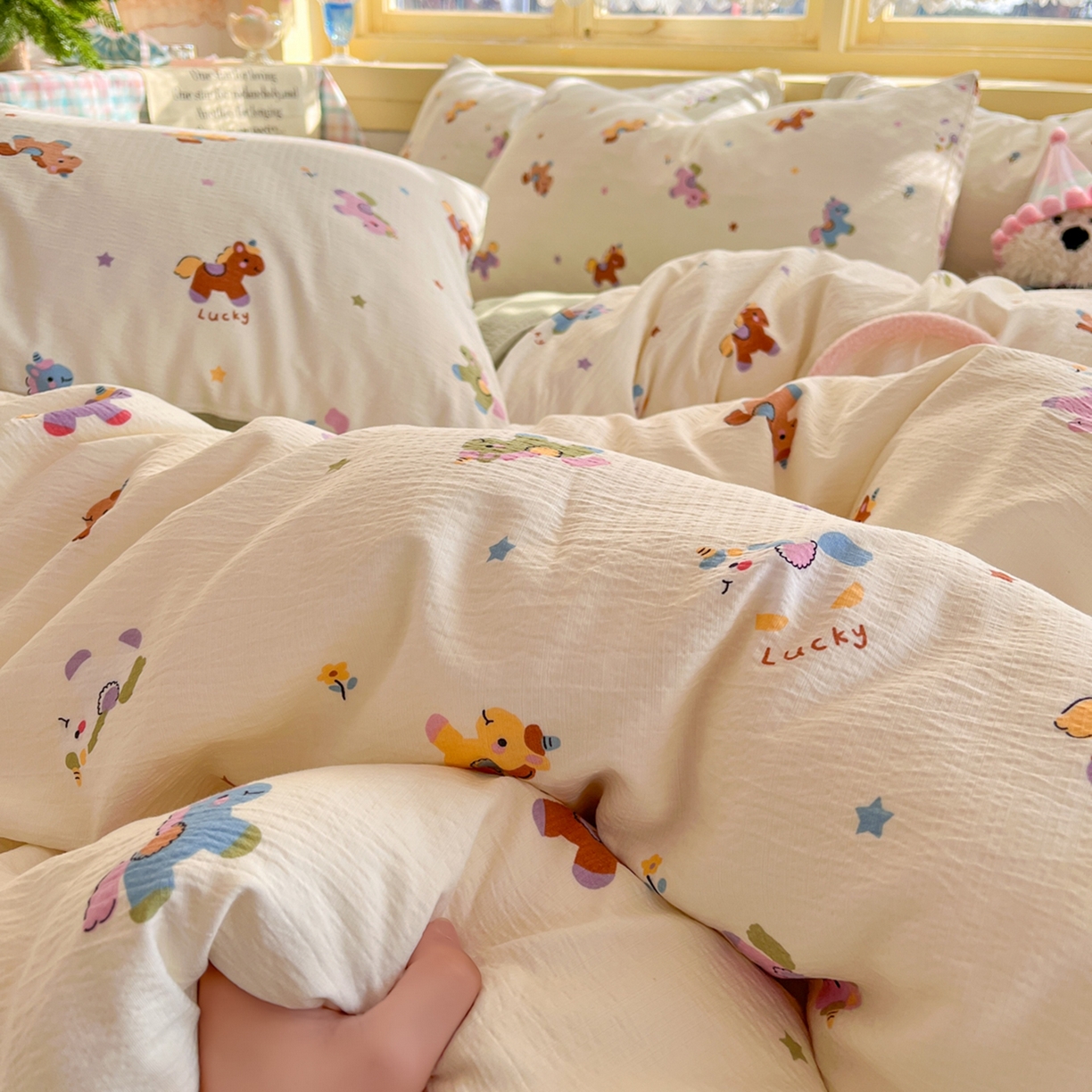 91家纺网 家纺一手货源 找家纺 玉海棠家纺 2025新款双层皱皱纱四件套 炫彩独角兽