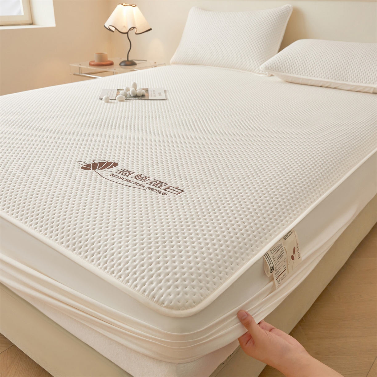 91家纺网 家纺一手货源 找家纺 （总）居眠 2026新款蚕蛹蛋白夹层床笠贝尔夹棉床笠,贝尔-白,贝尔-粉,贝尔-灰,贝尔-卡,贝尔-蓝