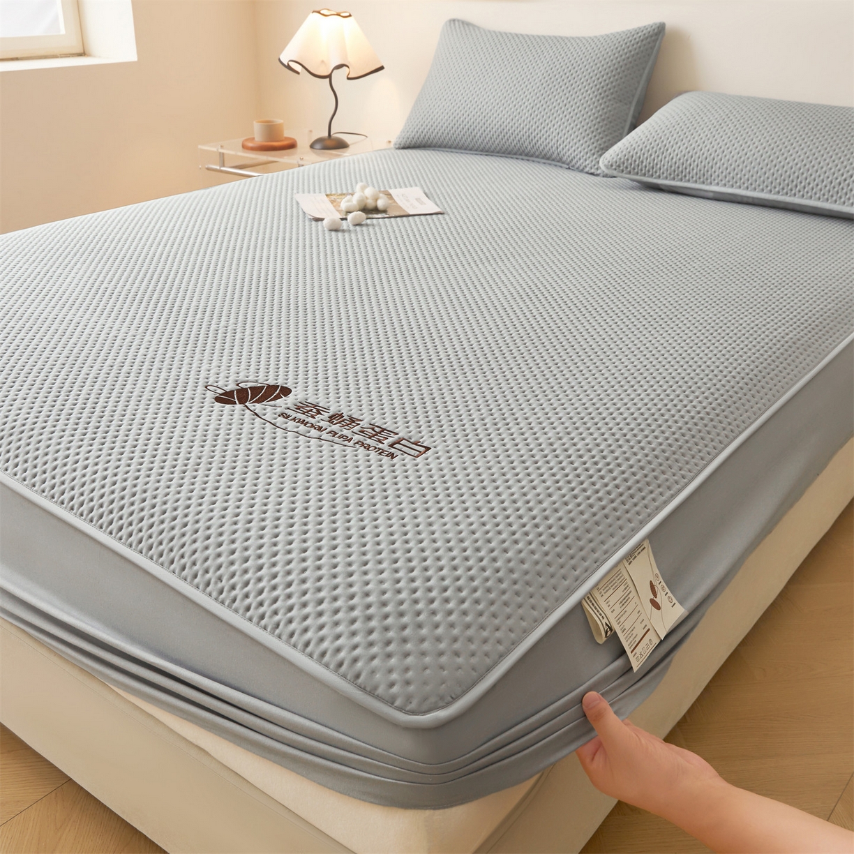 91家纺网 家纺一手货源 找家纺 （总）居眠 2026新款蚕蛹蛋白夹层床笠贝尔夹棉床笠