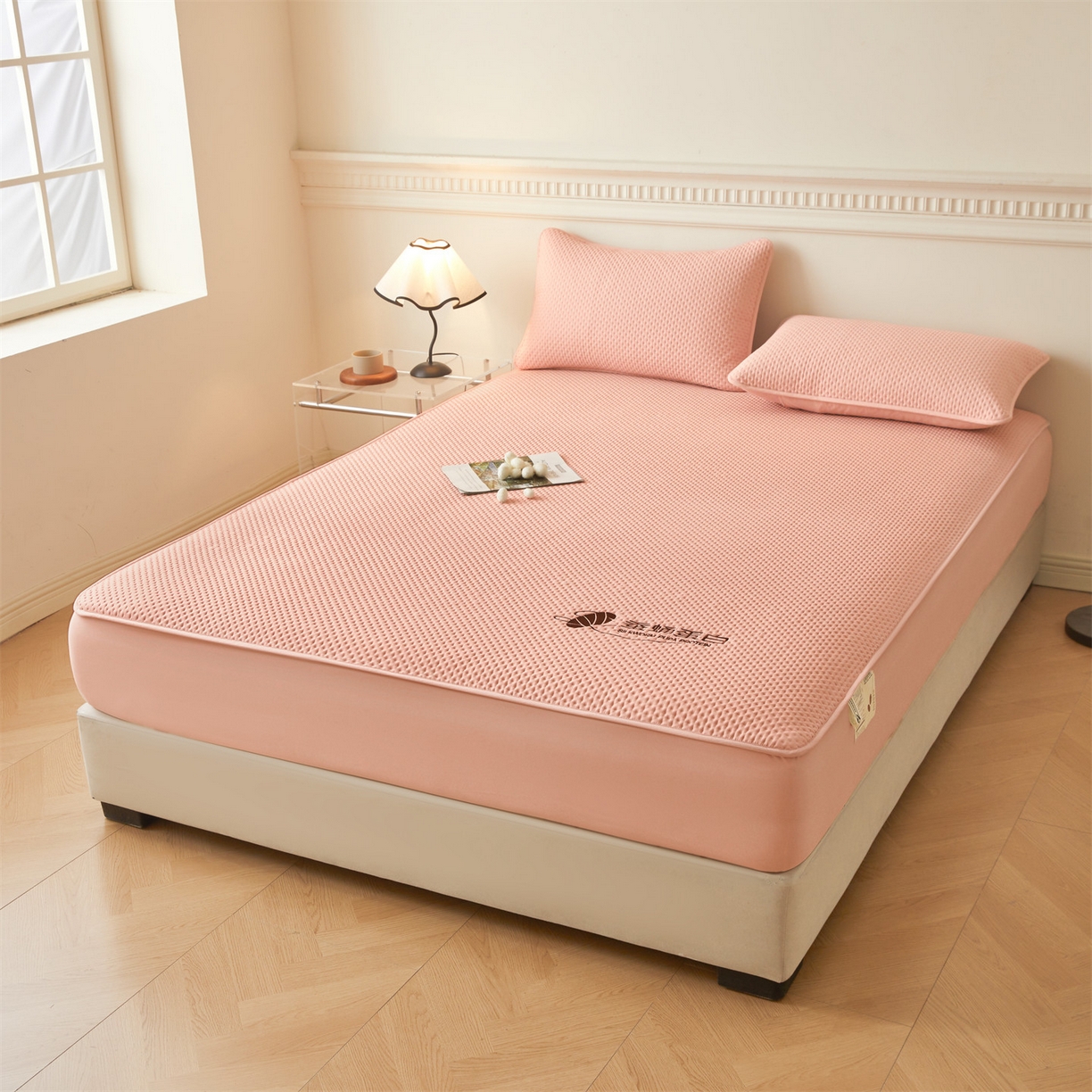 91家纺网 家纺一手货源 找家纺 居眠 2026新款蚕蛹蛋白夹层床笠贝尔夹棉床笠 贝尔-粉