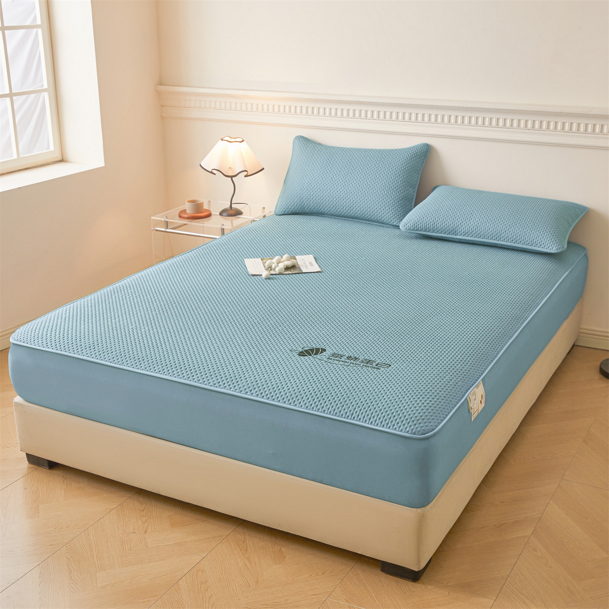 91家纺网 家纺一手货源 找家纺 居眠 2026新款蚕蛹蛋白夹层床笠贝尔夹棉床笠 贝尔-蓝