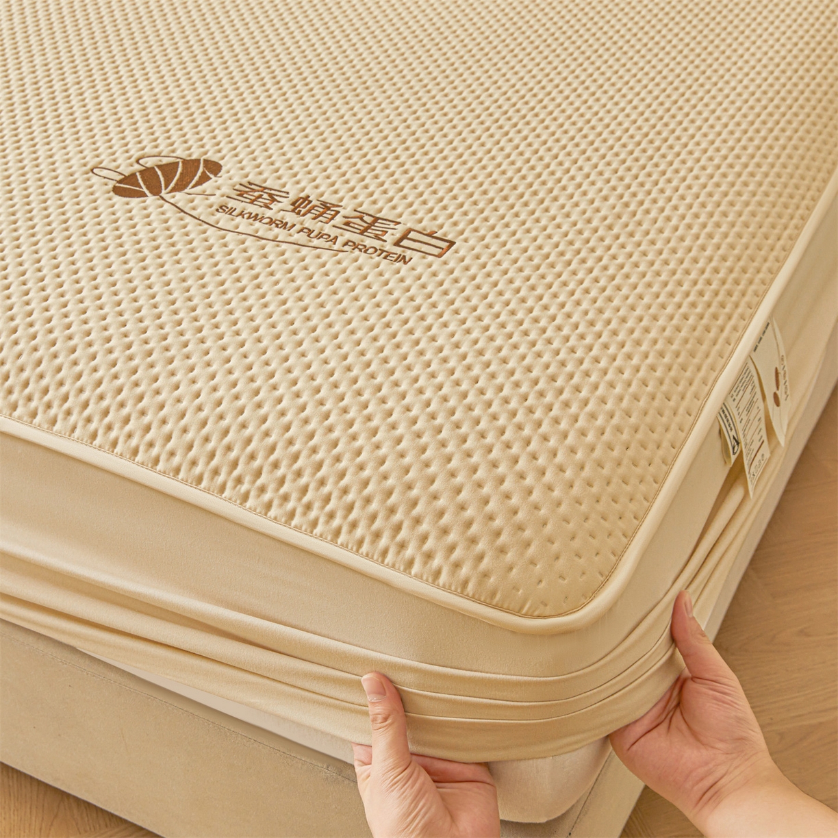 91家纺网 家纺一手货源 找家纺 居眠 2026新款蚕蛹蛋白夹层床笠贝尔夹棉床笠 贝尔-卡